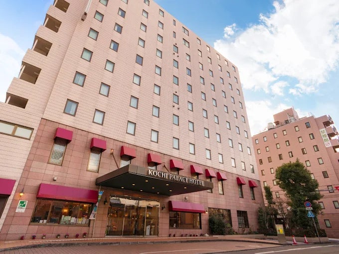 ヒルトン名古屋　地中海グルメで彩る冬のビュッフェ開催！年末年始はズワイガニ・マグロ・サーモン・エビ食べ放題&牡蠣剥きパフォーマンスで特別な冬を