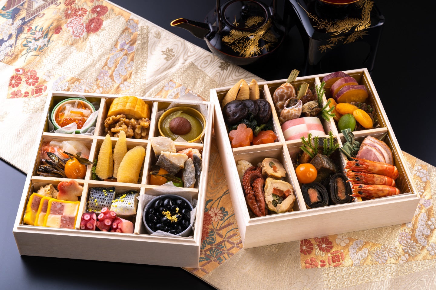 学生服に「再帰性反射可変QRコード」装着して、南海トラフ大地震や迷子時にレーザー捜索可能！