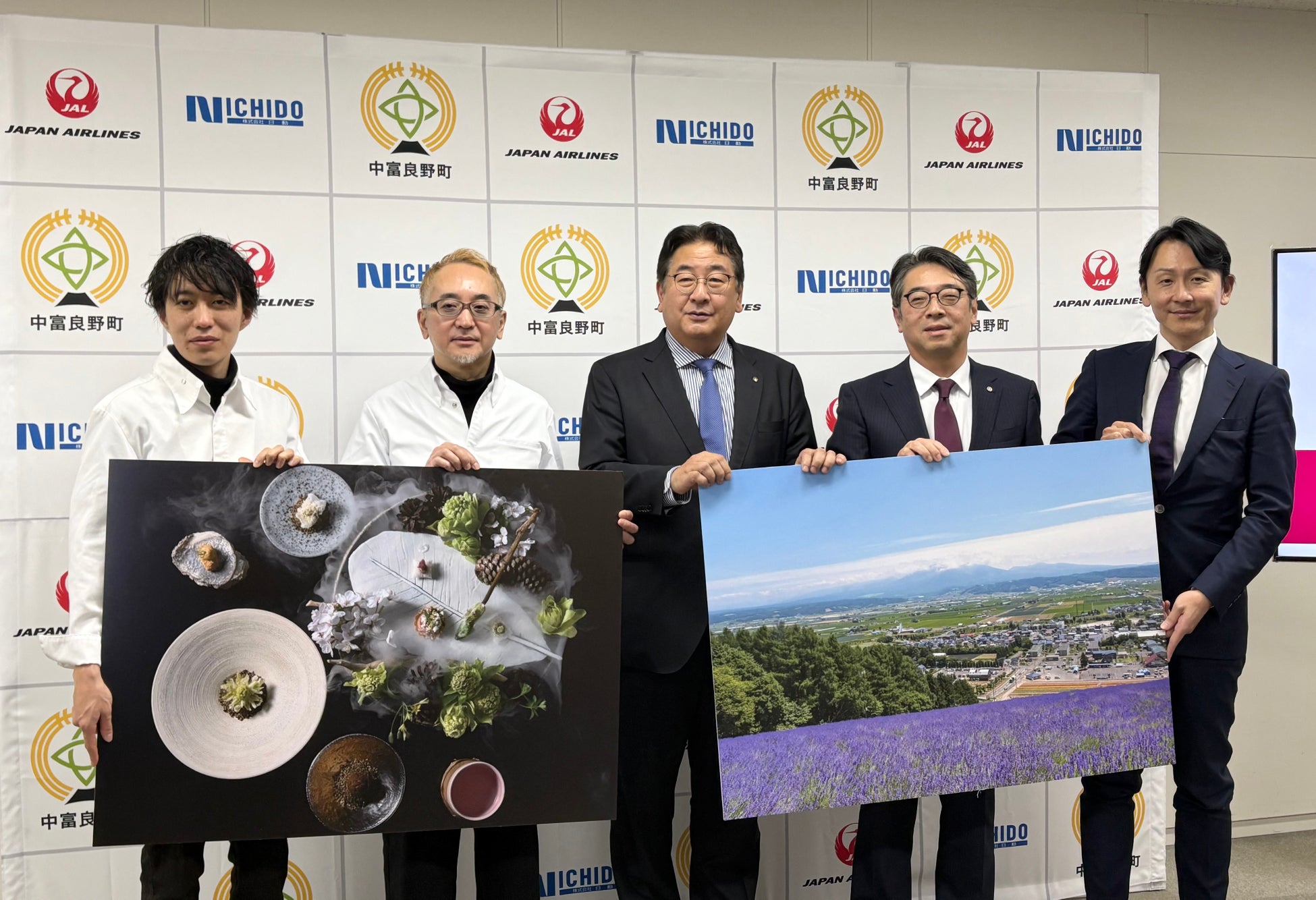 寝室に大型窓で爽やか度UP！4人が快適にすごせる2ルームテント「Tradcanvas PANEL オーニングドゥーブル L-BF」新発売！