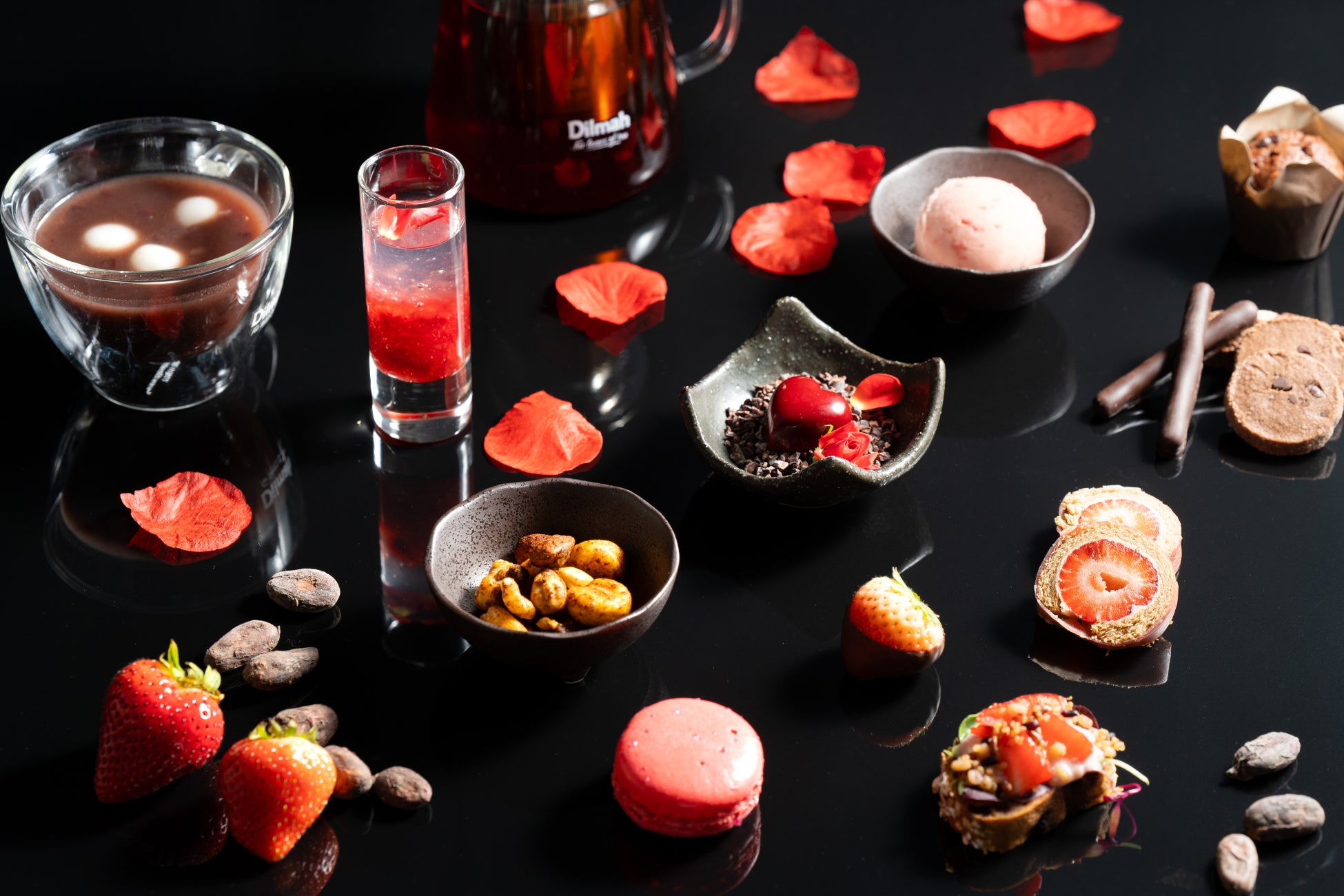 【リーガロイヤルホテル大阪】2026年最新作！“いちご尽くし”スイーツを好きなだけ。冬限定「いちごビュッフェ」を開催