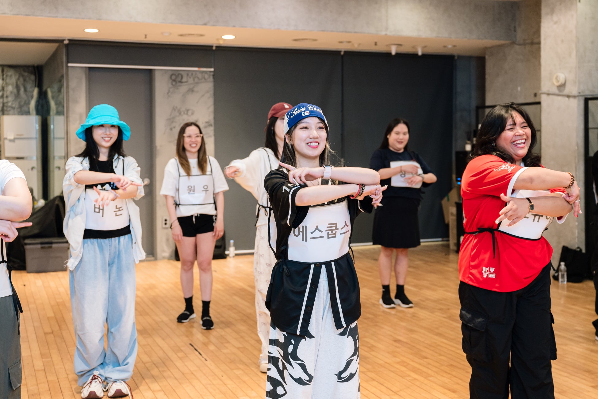 ソウルとロサンゼルスで大好評のSEVENTEENをテーマにした特別なAirbnb体験、ついに東京に上陸