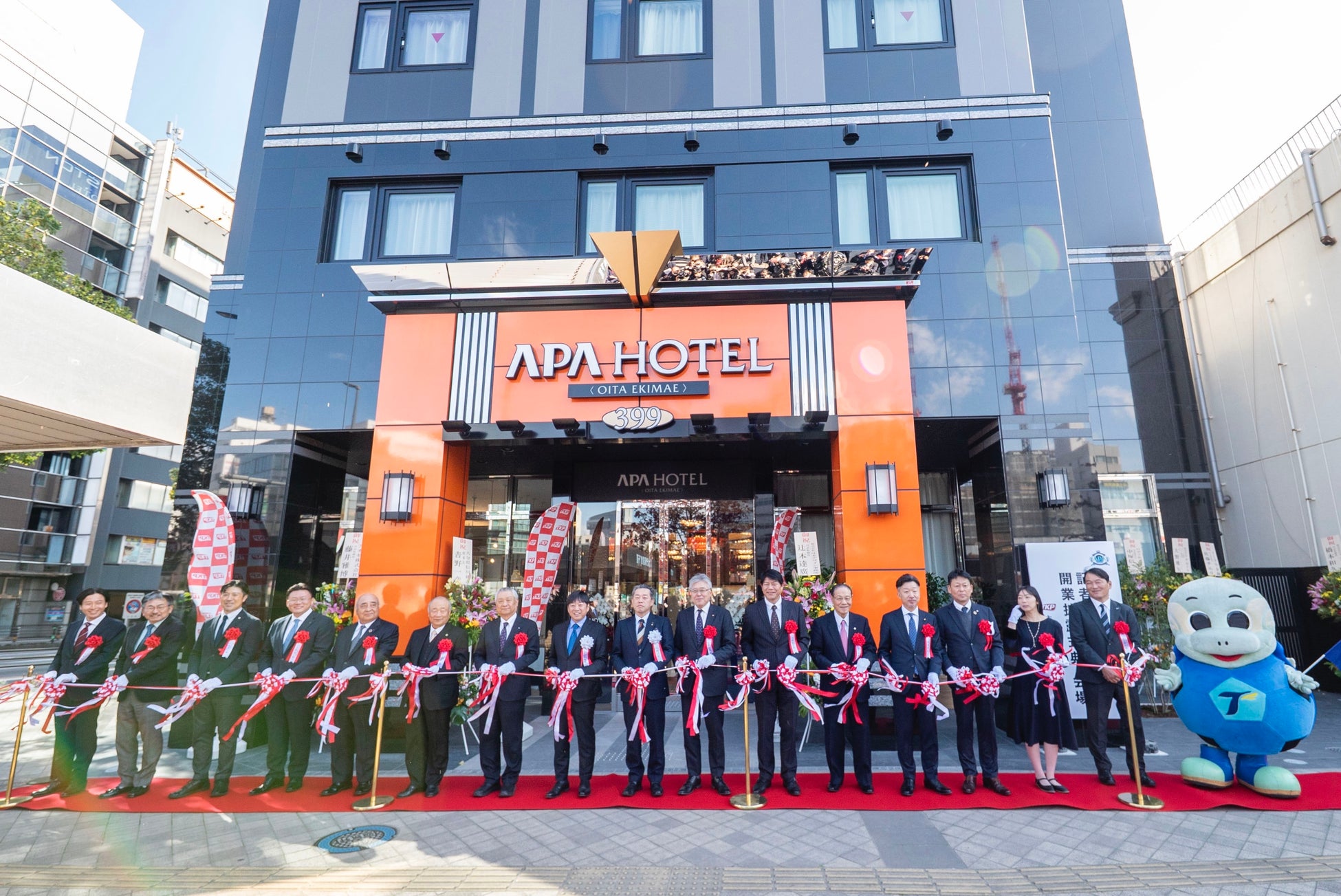 【ポートピアホテル４５周年×オリジンコウベ１０周年記念】9名のパティシエが手掛けるスイーツのみのコースをホテル大宴会場で堪能！一日限りのコラボレーションイベント開催