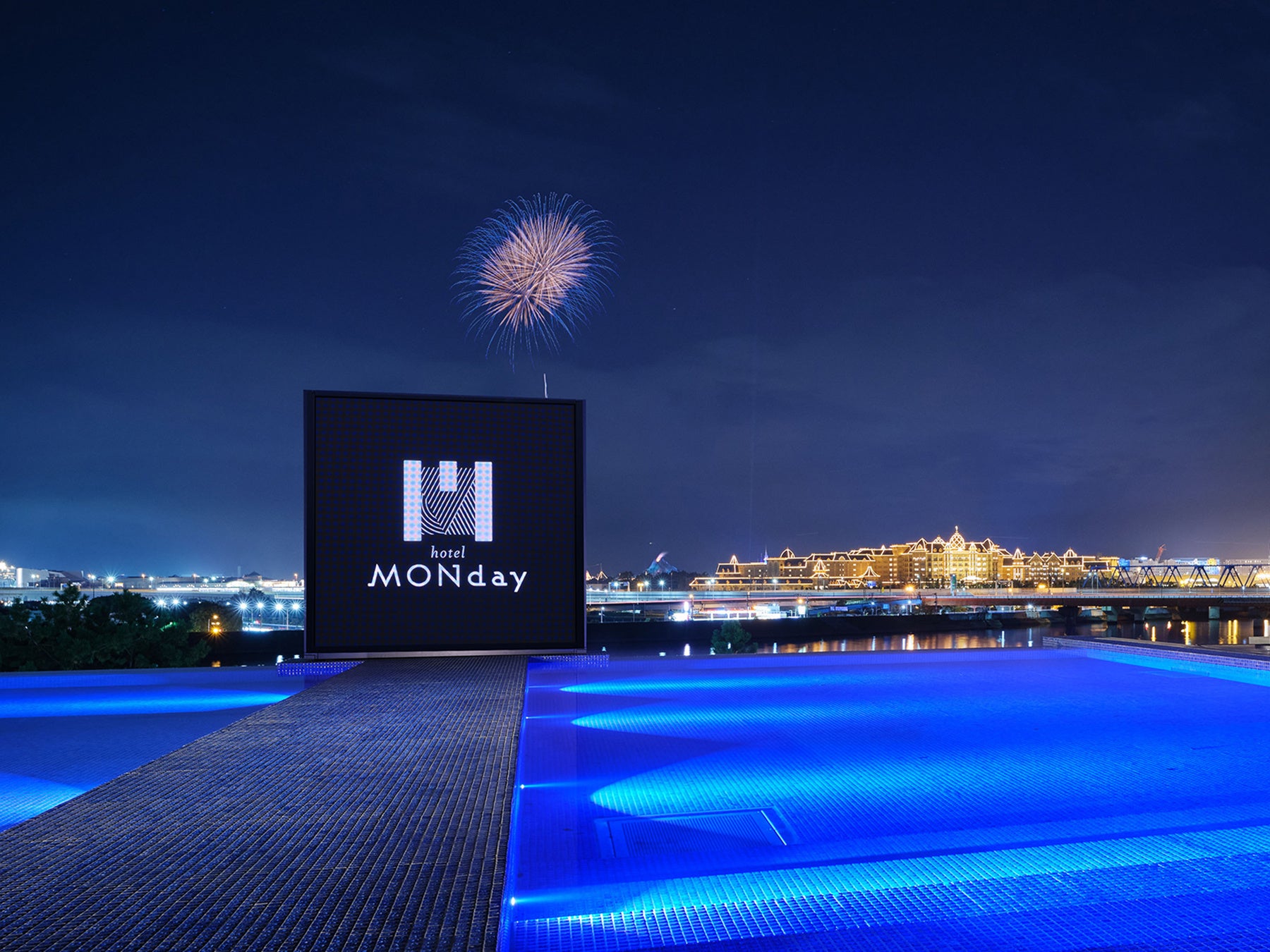 いのち球モニュメント、万博記念公園に移設！河森正治監督が登壇し移設セレモニーを実施！