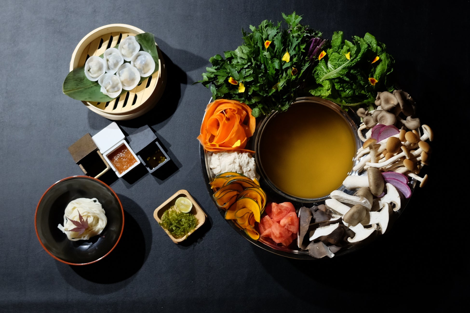 日本初の“発酵×花鍋”フルコースが誕生 |城崎温泉・小林屋、食の多様性に寄り添う新ディナー「発酵 X 花鍋コース」を発売開始