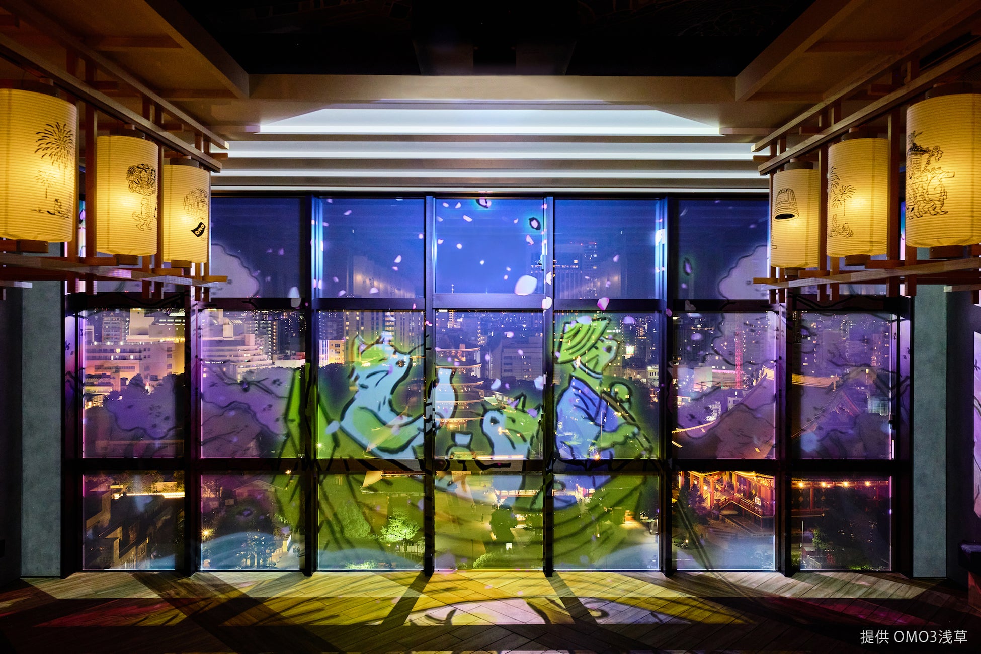 夜景を彩る窓プロジェクションマッピングの上映がスタート！OMO3浅草 by 星野リゾートにて【C&】デジタルアート制作会社