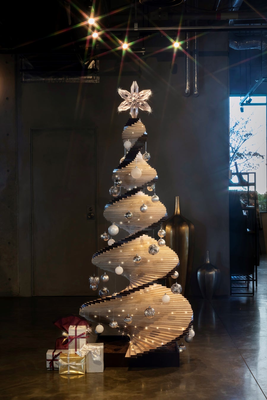 【川崎キングスカイフロント東急REIホテル】サステナブルなクリスマスツリーが登場！