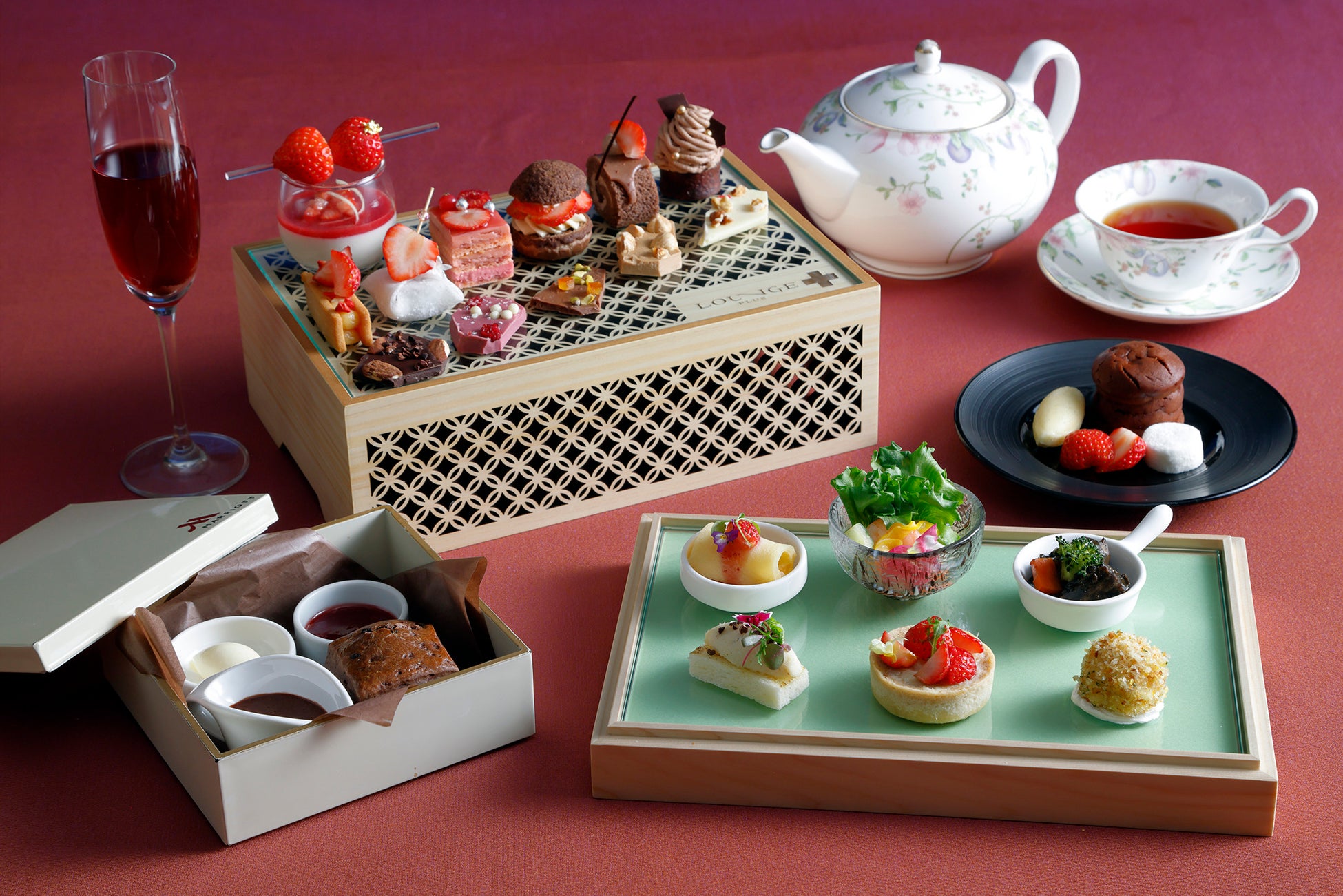 札幌のホテルで、紅ズワイガニや花咲ガニなどの海鮮やステーキ、人気店「GARAKU」監修のスープカレーなど、豪華メニューが6,600円~食べ放題 ディナーバイキングを2026年2月1日(日)から開始