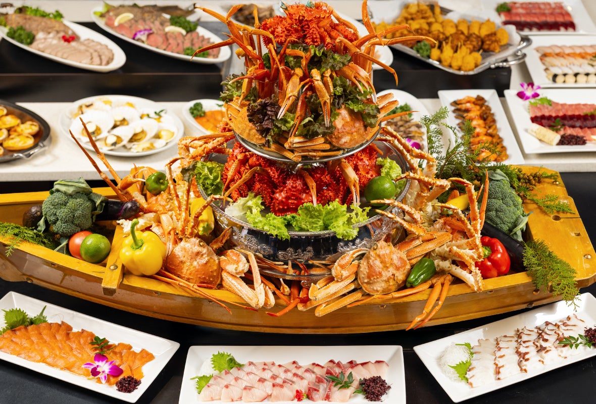札幌のホテルで、紅ズワイガニや花咲ガニなどの海鮮やステーキ、人気店「GARAKU」監修のスープカレーなど、豪華メニューが6,600円～食べ放題　ディナーバイキングを2026年2月1日（日）から開始