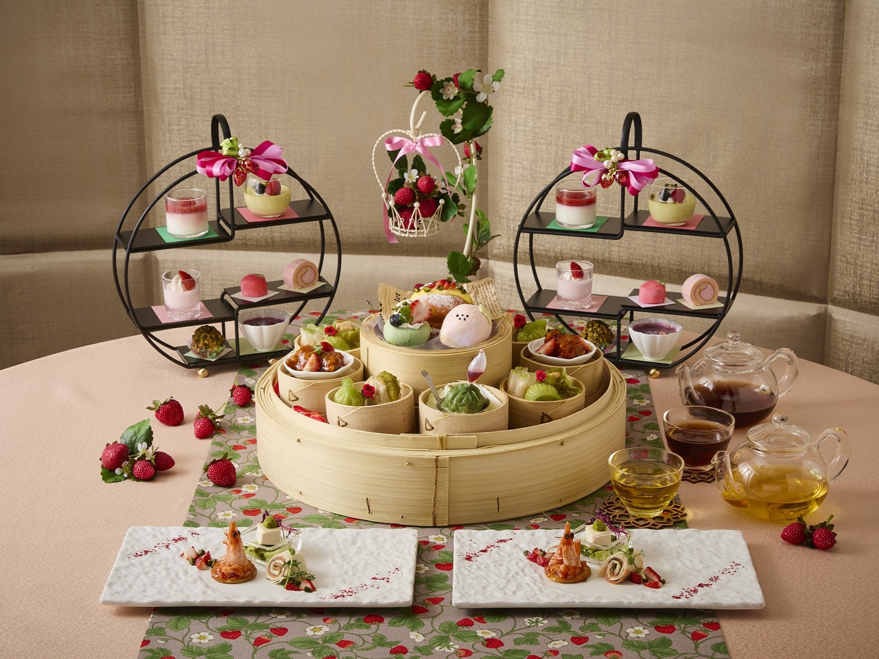 【ロイヤルパークホテル】いちごとの絶妙なハーモニーを楽しむ「ストロベリーカーニバル」新年1/9より開催！