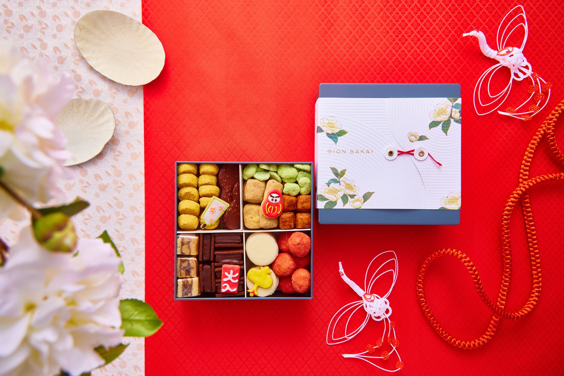 お正月を彩る「初春おせち缶」と和のテイストを加えた「ガレット・デ・ロワ」を期間限定販売