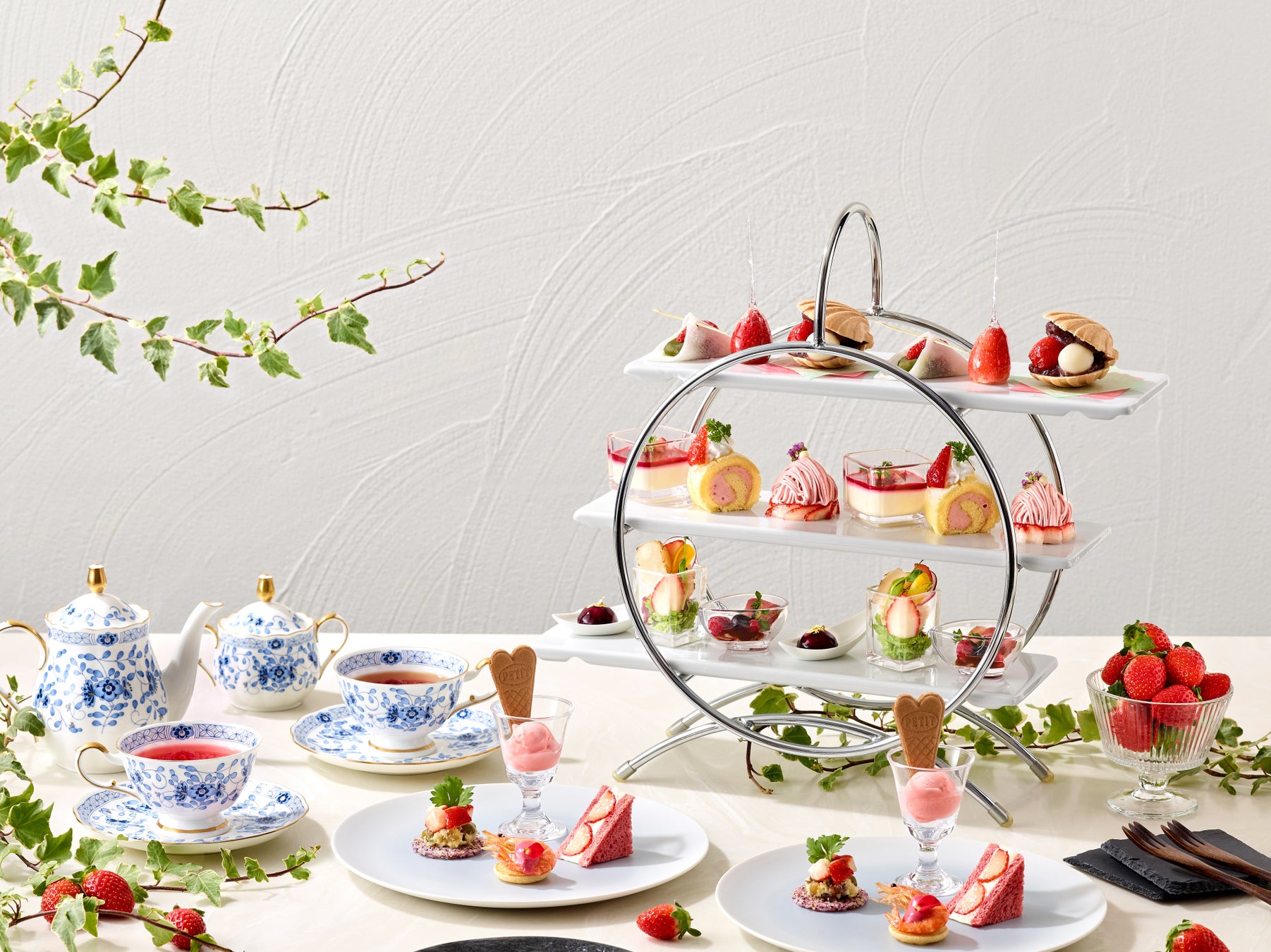 【都リゾート 志摩 ベイサイドテラス】和×洋 どちらも味わう『和洋のいちごのアフタヌーンティー2026』予約スタート！