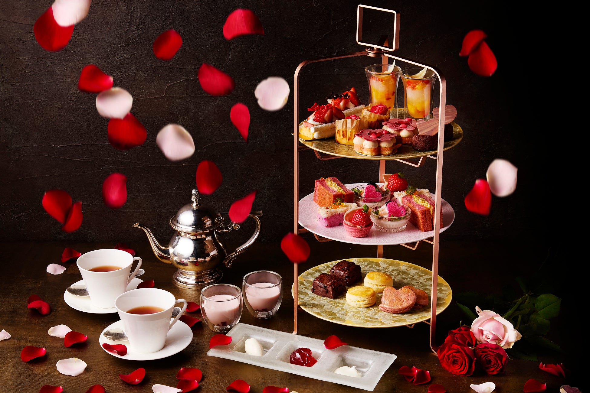 シャングリ・ラ 東京、2月1日からバレンタインアフタヌーンティーを開催