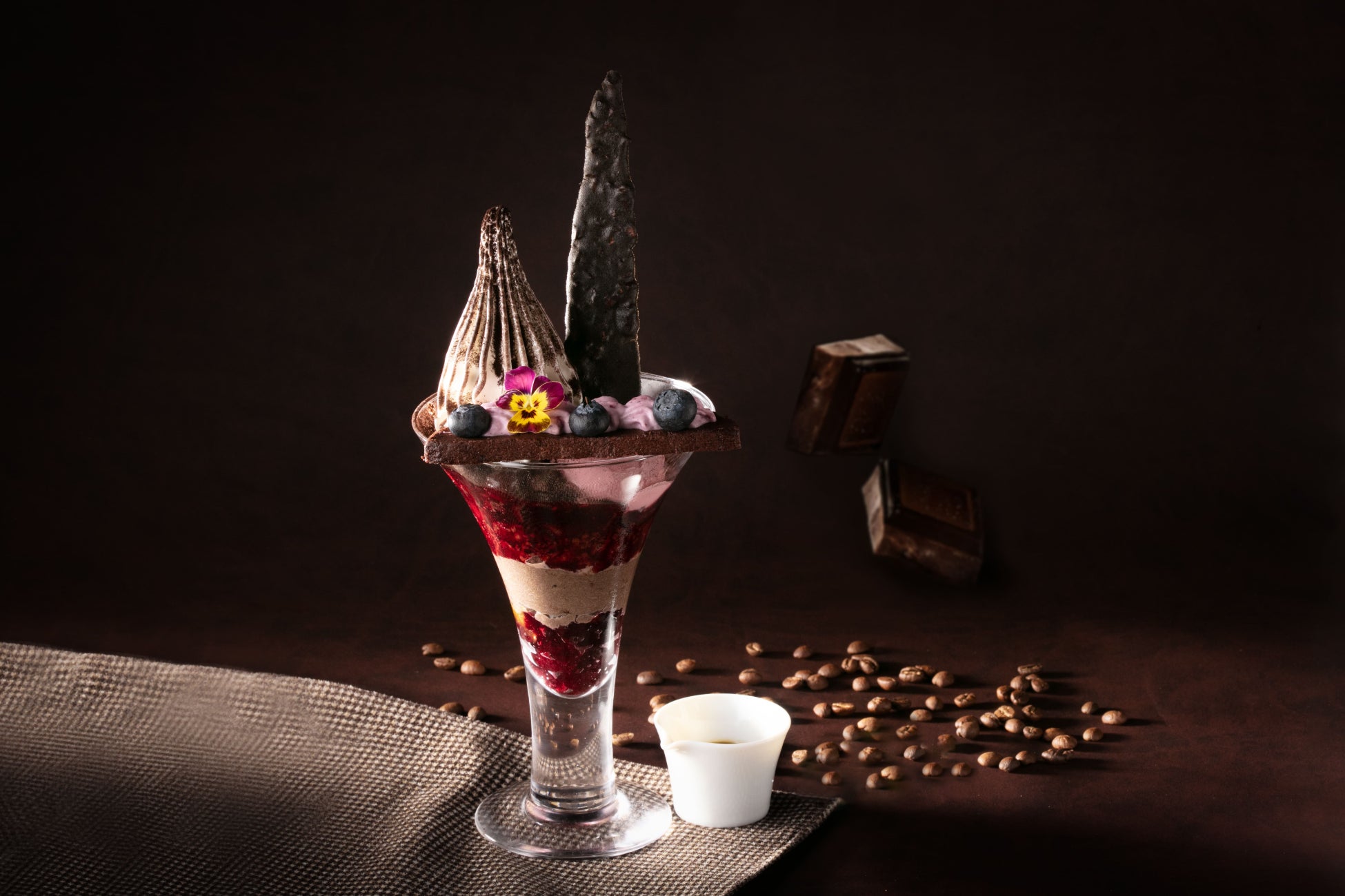 【二ッコ－スタイル名古屋】チョコレートパフェ『コフレドショコラ』を1月6日より提供