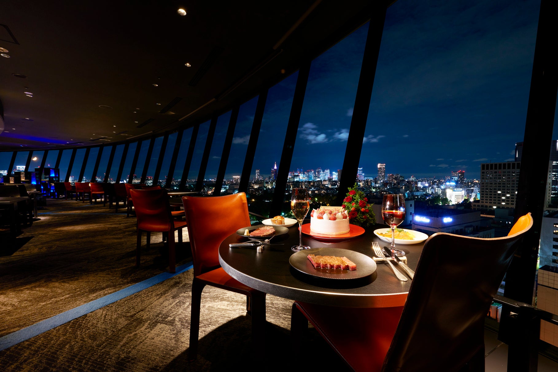 6日間の贅沢。おひとりさま10万円ビュッフェで絶景＆美食を堪能！