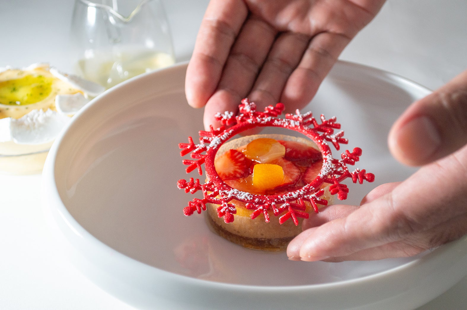 世界を征したパティシエのクリスマス限定デザートを三重の複合温泉リゾートで愉しむ。