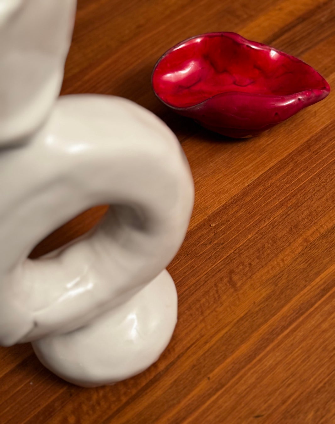 開業8周年記念！高さ170cmの大型立体展示と鮮烈な“厚成紅”が銀座の空間を彩る 東京陶芸家 辻 厚成 記念作品展「LOVE」を開催