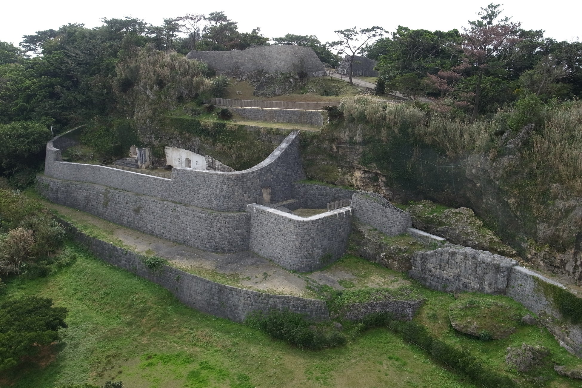 【お城EXPO 2025】 世界遺産登録25周年記念! 沖縄6グスクの「完全連結」御城印を先行販売。日本遺産「浦添城跡」が出城し、歴史セミナーを開催