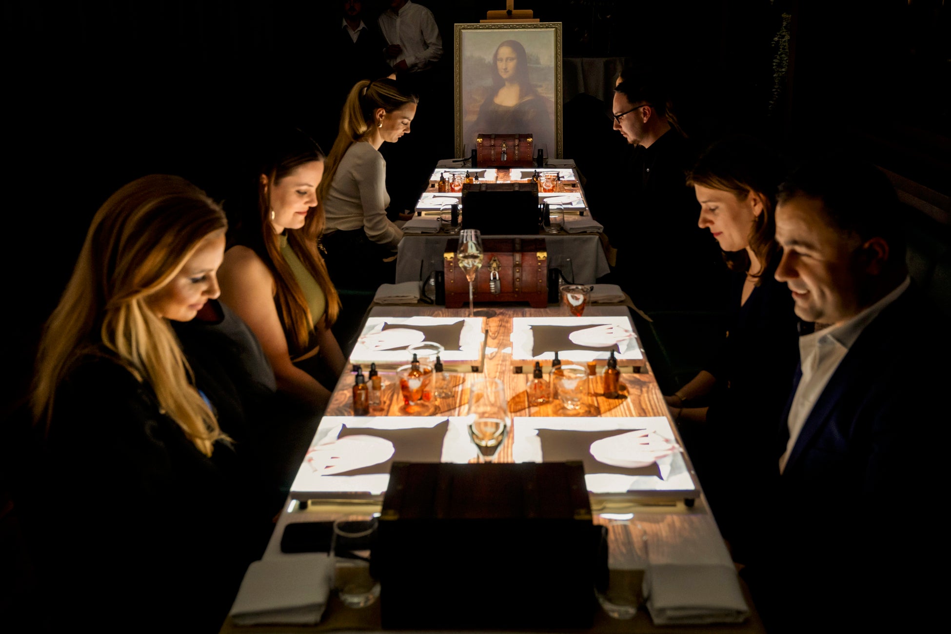 ANAクラウンプラザホテル神戸 – 7枚の名画が導く、はじめてのアート体験没入型アートダイニング「7 Paintings – The Art of Dining」を日本初開催