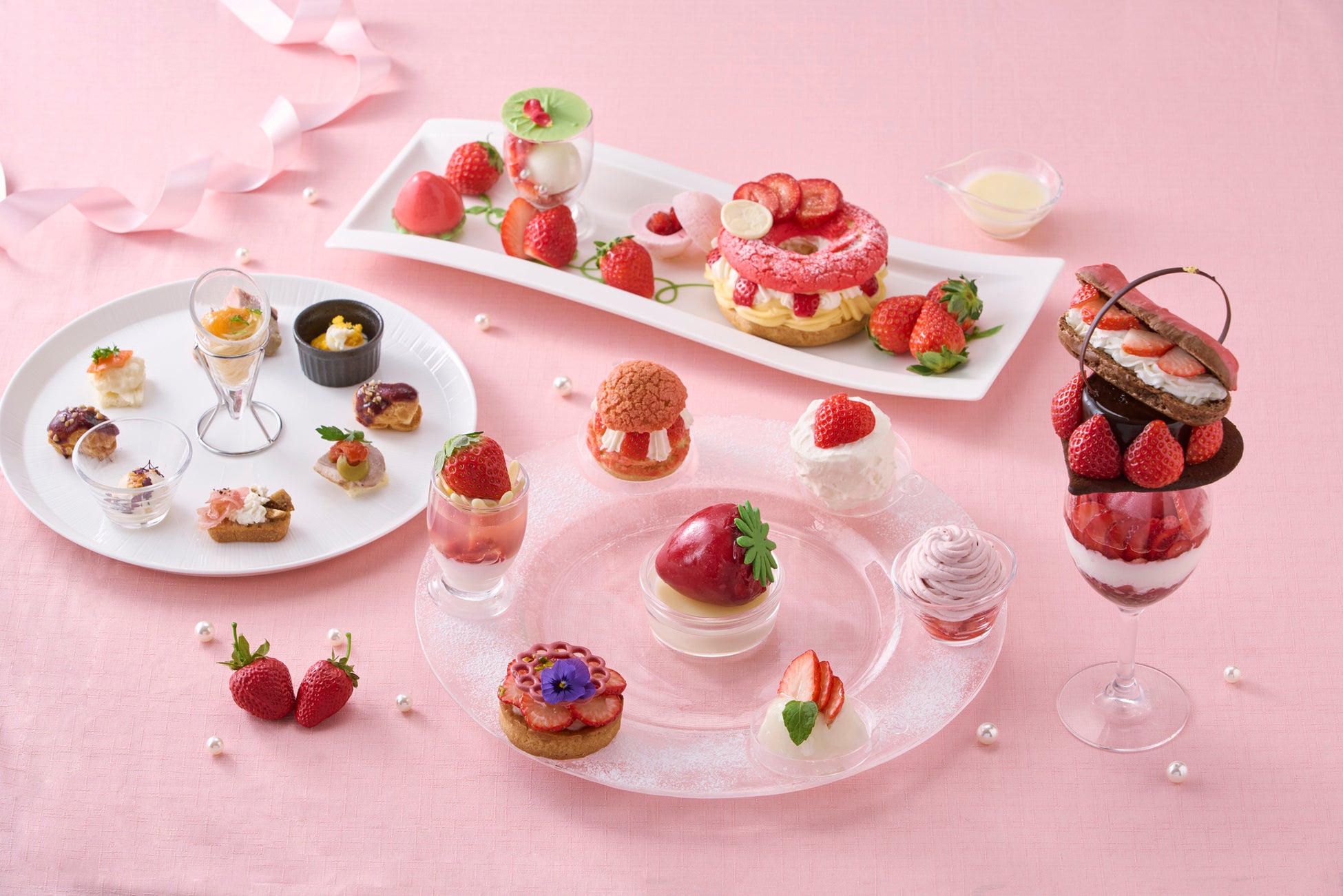 【リーガロイヤルホテル京都】～旬の苺が届ける、心ときめく 3 つの“贈り物”～ 『苺尽くしのラウンジデザート』 販売