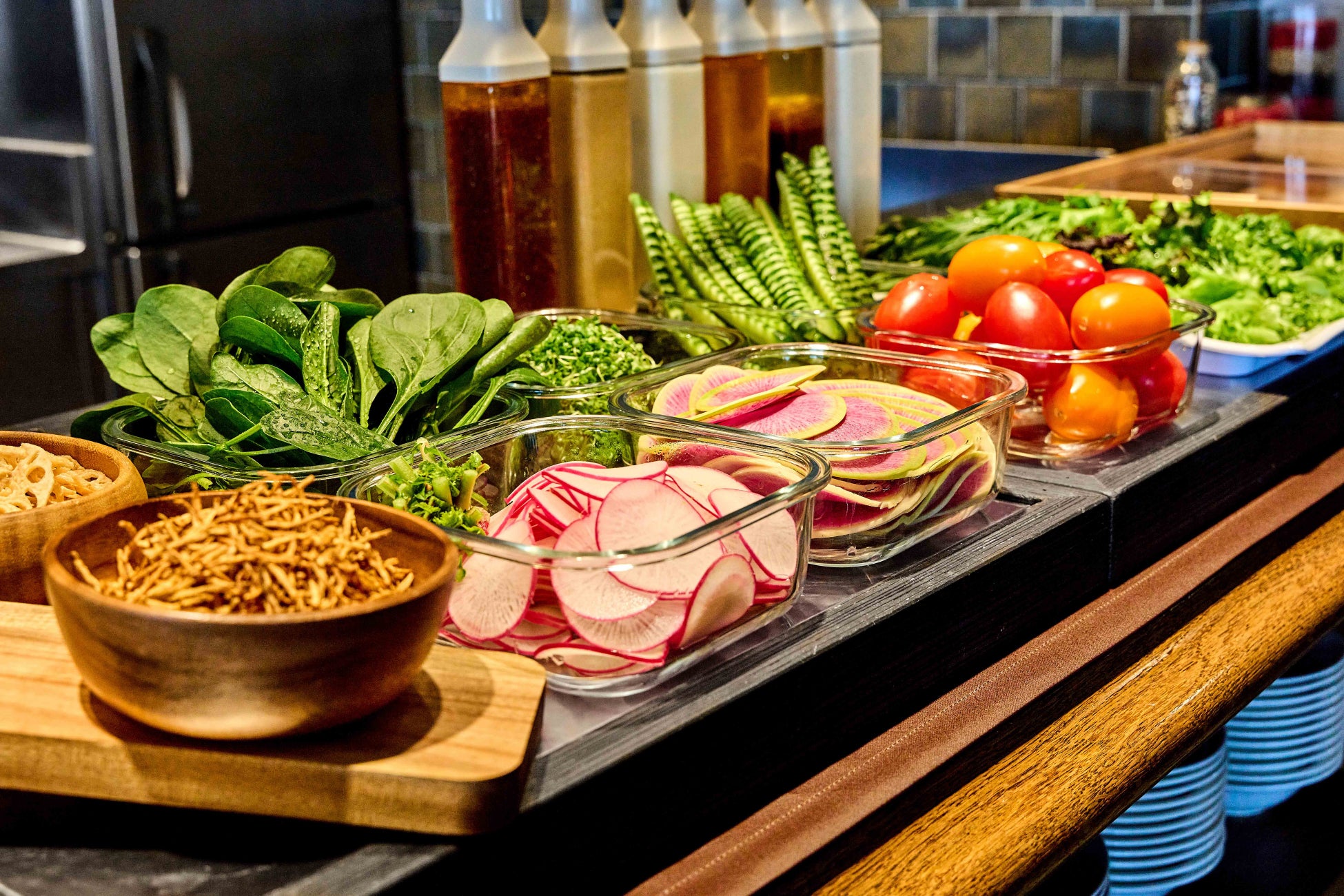 Shinjuku Neon Walk 時を超える連携企画伝説のアート「新宿の目」が年末年始限定で復活点灯！大みそかには蜷川実花さんの映像作品にも登場