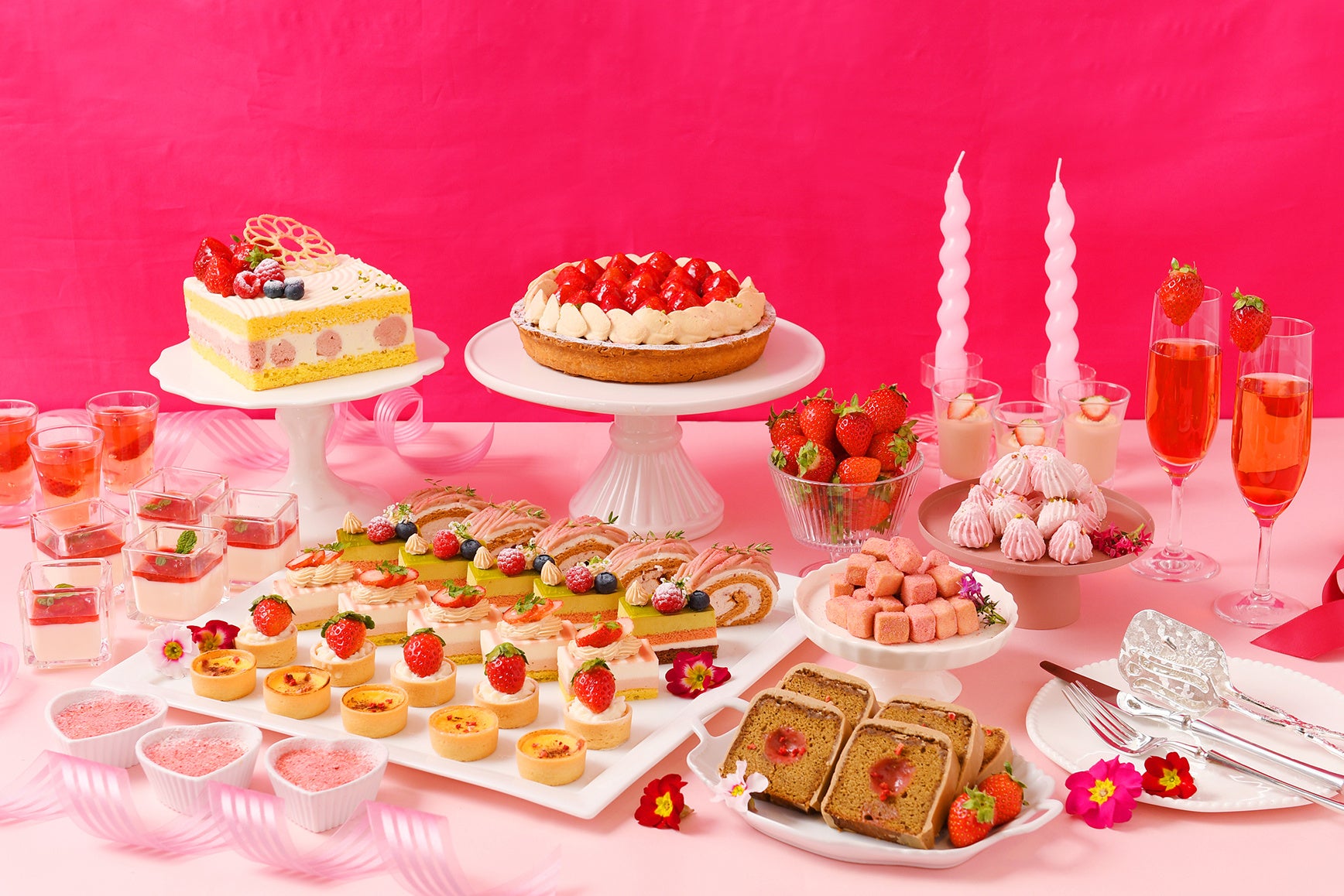 “イチゴを着て行く”フェア「Very Berry Strawberry」開催｜ホテルプラザ神戸