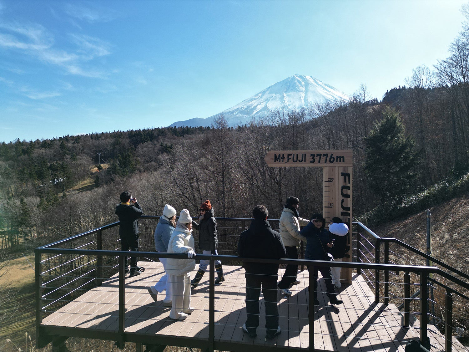 富士山のスキー場「ふじてんスノーリゾート」では「富士山展望デッキ」に新展望デッキが登場！訪日外国人にもおすすめ、オールインクルーシブパッケージ「ふじてんコンフォードパッケージ」の販売も開始！