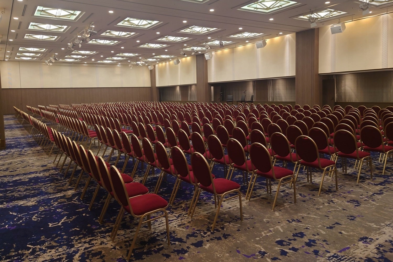 【東京ベイ有明ワシントンホテル】【土・日・祝日限定】ホテル会議室を完全貸切！　「1日1社独占プラン」 本格販売開始