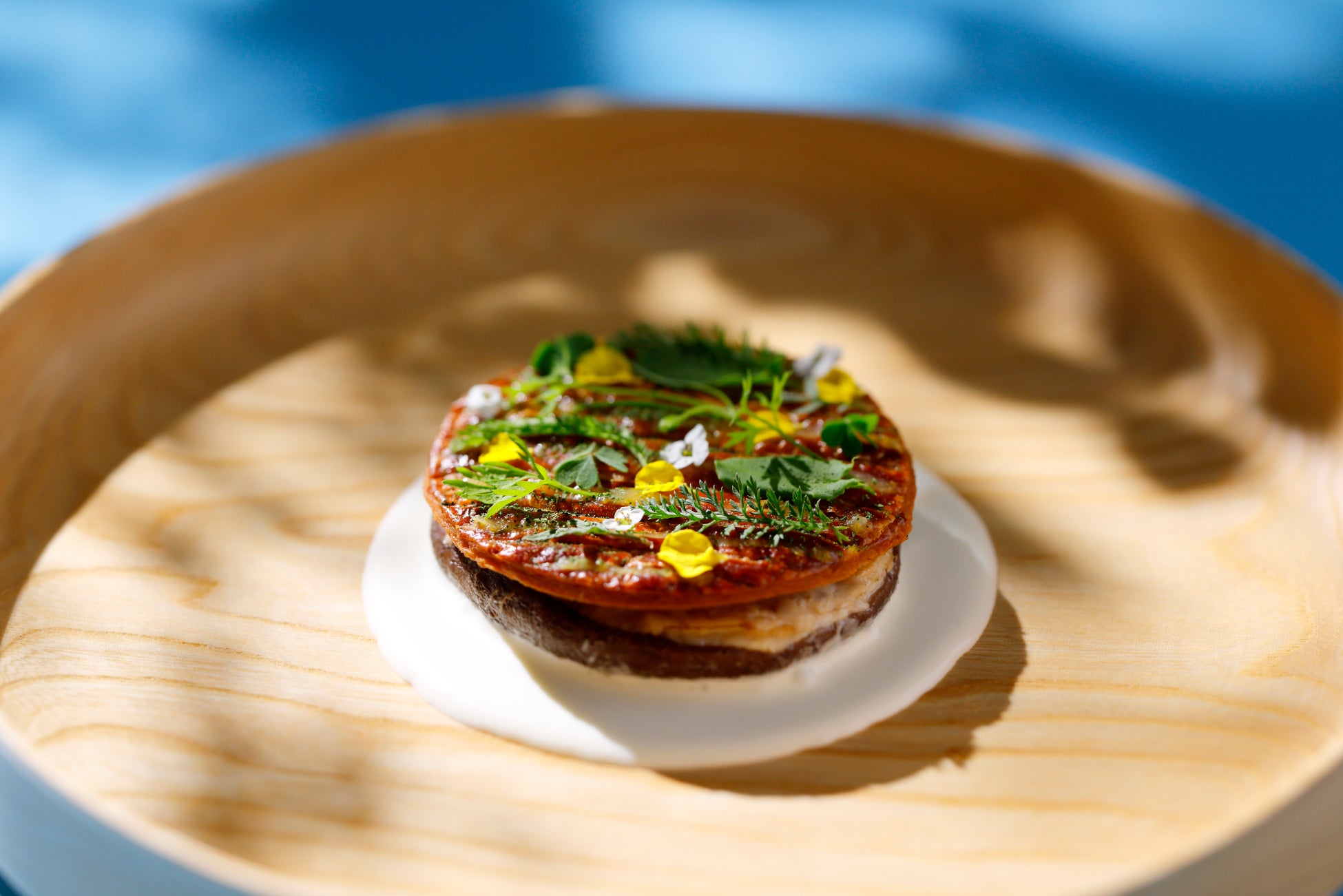 【東京ステーションホテル】甘美な余韻に包まれる、午後のひととき ホワイトショコラが香るフルーツアフタヌーンティー