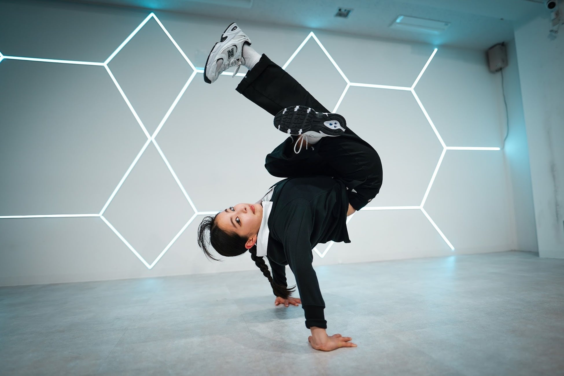 全日本ジュニア女子2連覇のブレイキン次世代のエースが　　　　　　　　　　　　　未来を担う学生に夢と勇気を伝える　岸本美麗（倉敷翠松高1年）トーク＆ダンスバトル形式デモ