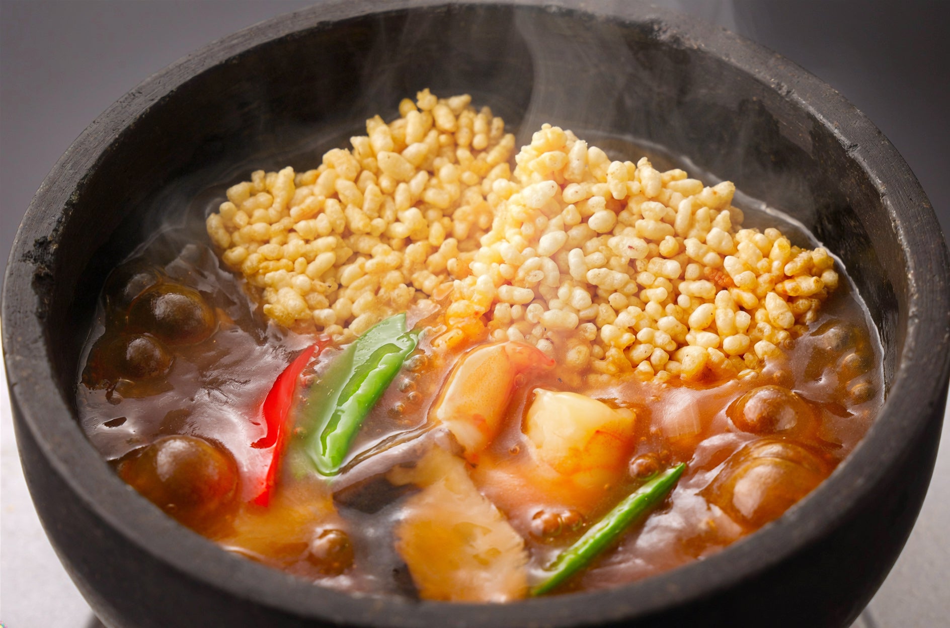 五感で味わう、究極の“熱々”をお届け。『石鍋あつあつフェア』開催！