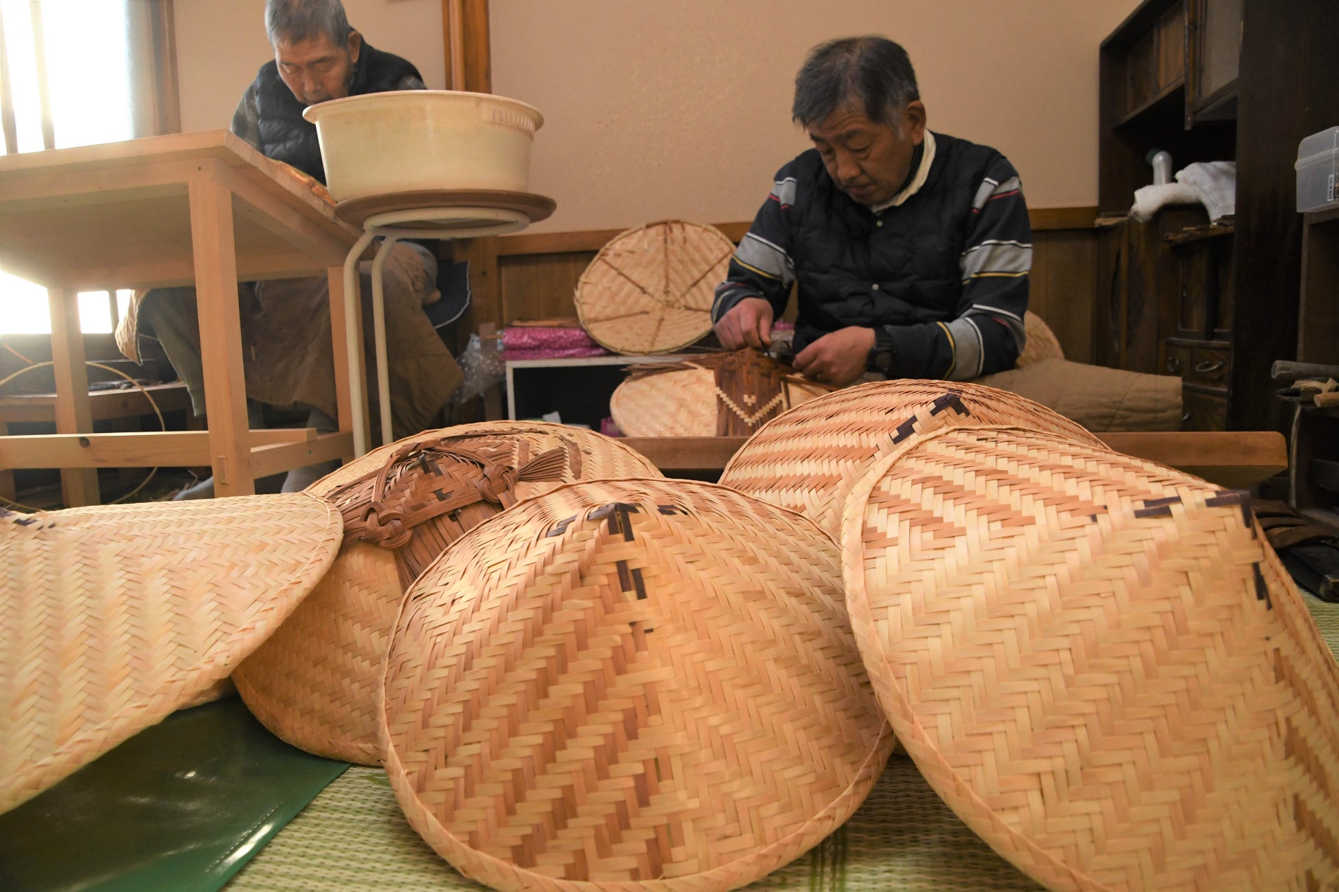 【飛騨高山・岐阜県高山市】飛騨の伝統工芸品「宮笠」の生産が最盛期