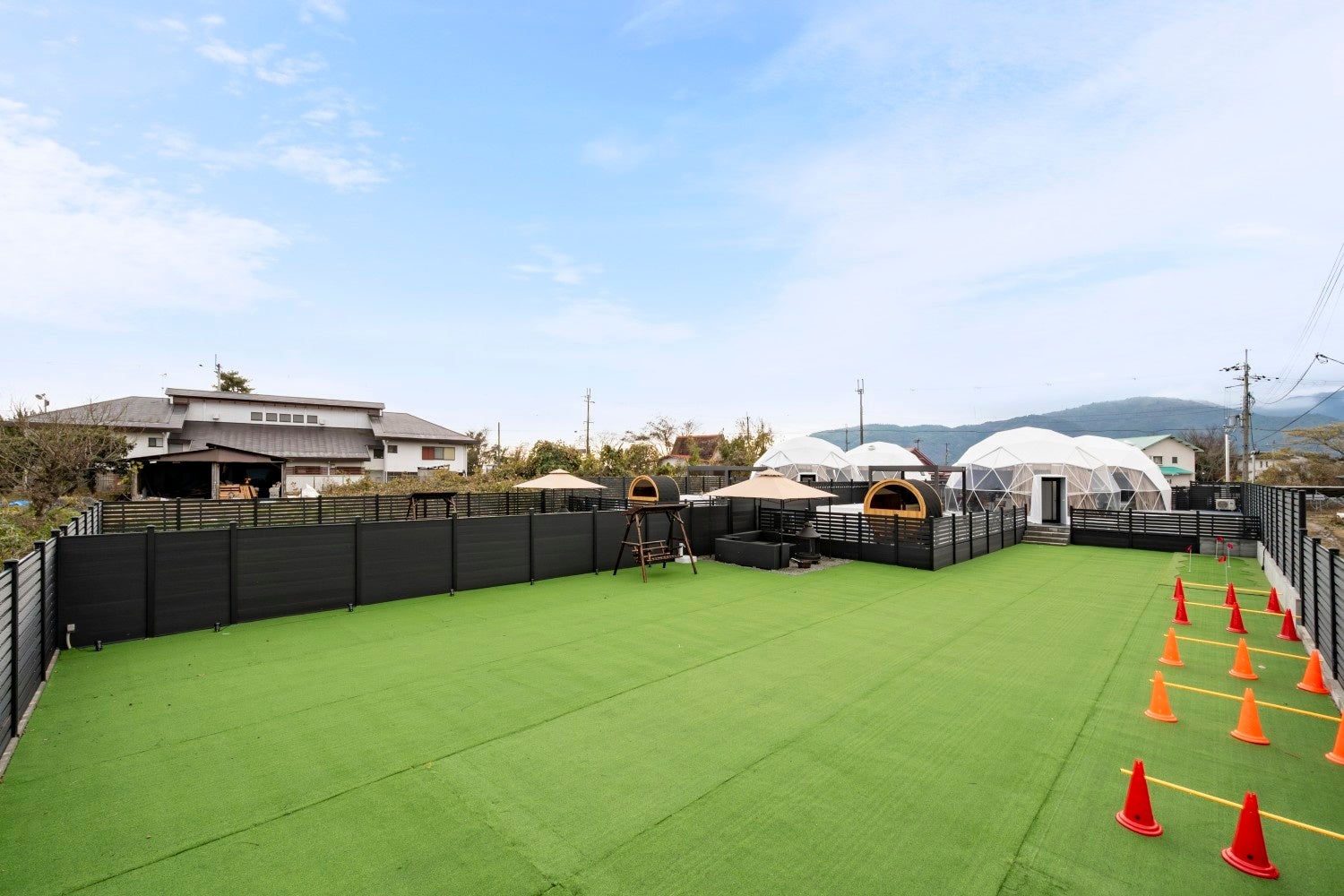 滋賀県高島市・琵琶湖畔に愛犬と過ごせるグランピングリゾート「Galaxy Glamping Dog Premium」が誕生。～大切な愛犬とのかけがえのないひとときを～