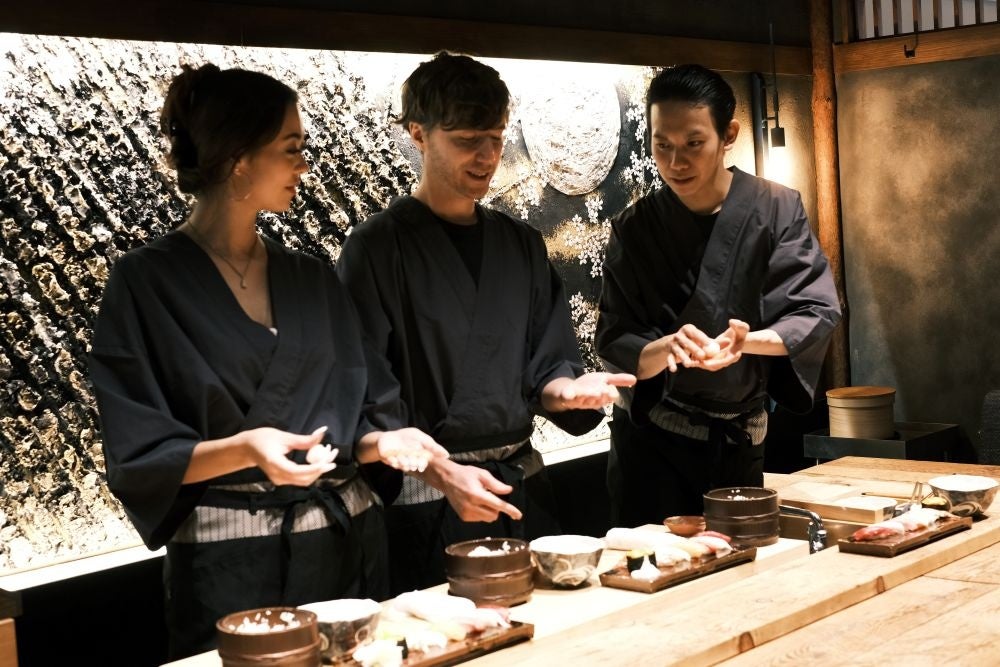 創業102年「築地玉寿司」が表参道ヒルズに本格寿司にぎり体験を拡大。完全個室でワンランク上の❝職人の技❞を学ぶ　ラグジュアリーコース開始