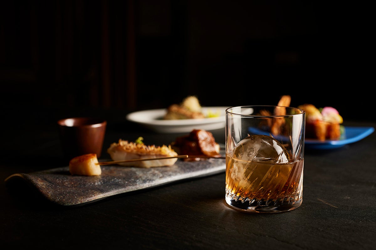 【スイスホテル南海大阪】 希少なウイスキーと厳選ワインを味わう、大人の隠れ家バー ウイスキー＆ワイン「シュン」