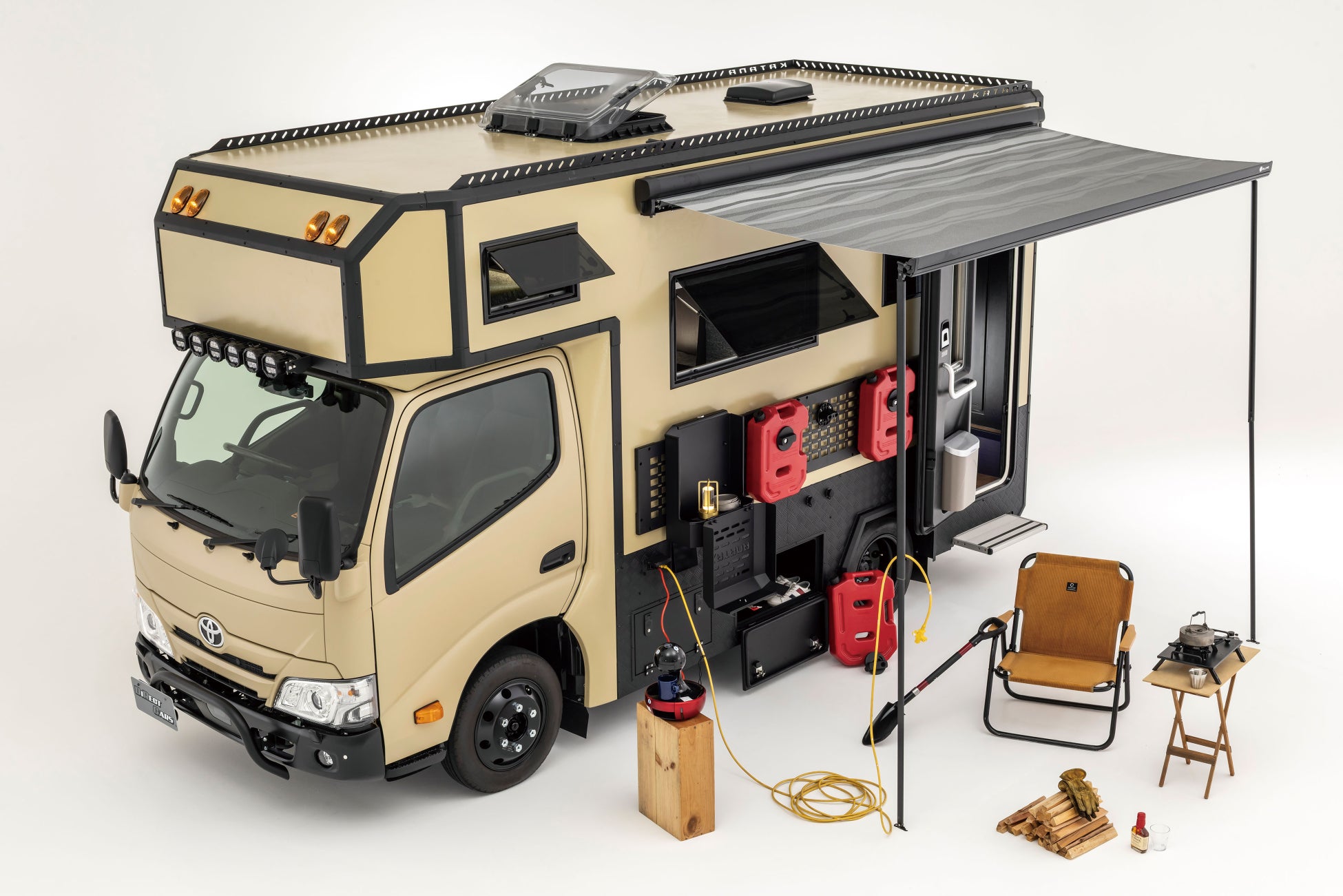 “今までに見たことがない”キャンピングカー『KATANA』世界初公開。ジャパンキャンピングカーショー2026で7車種新型モデル一挙デビュー