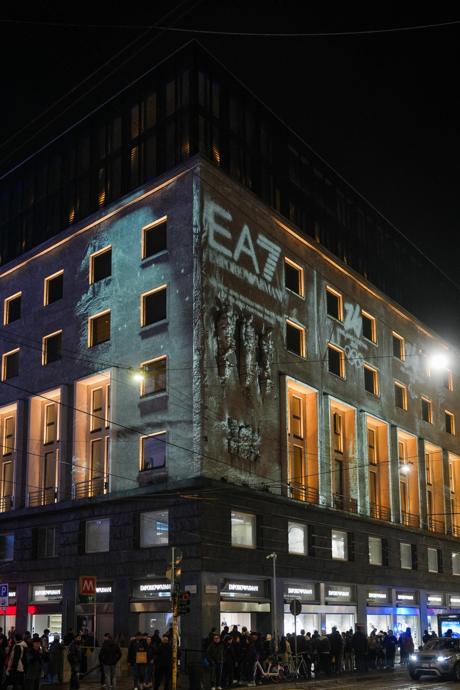 【EA7 エンポリオ アルマーニ】ミラノ・コルティナ 2026 開幕へ向けてミラノ市内で一連の取り組みを始動