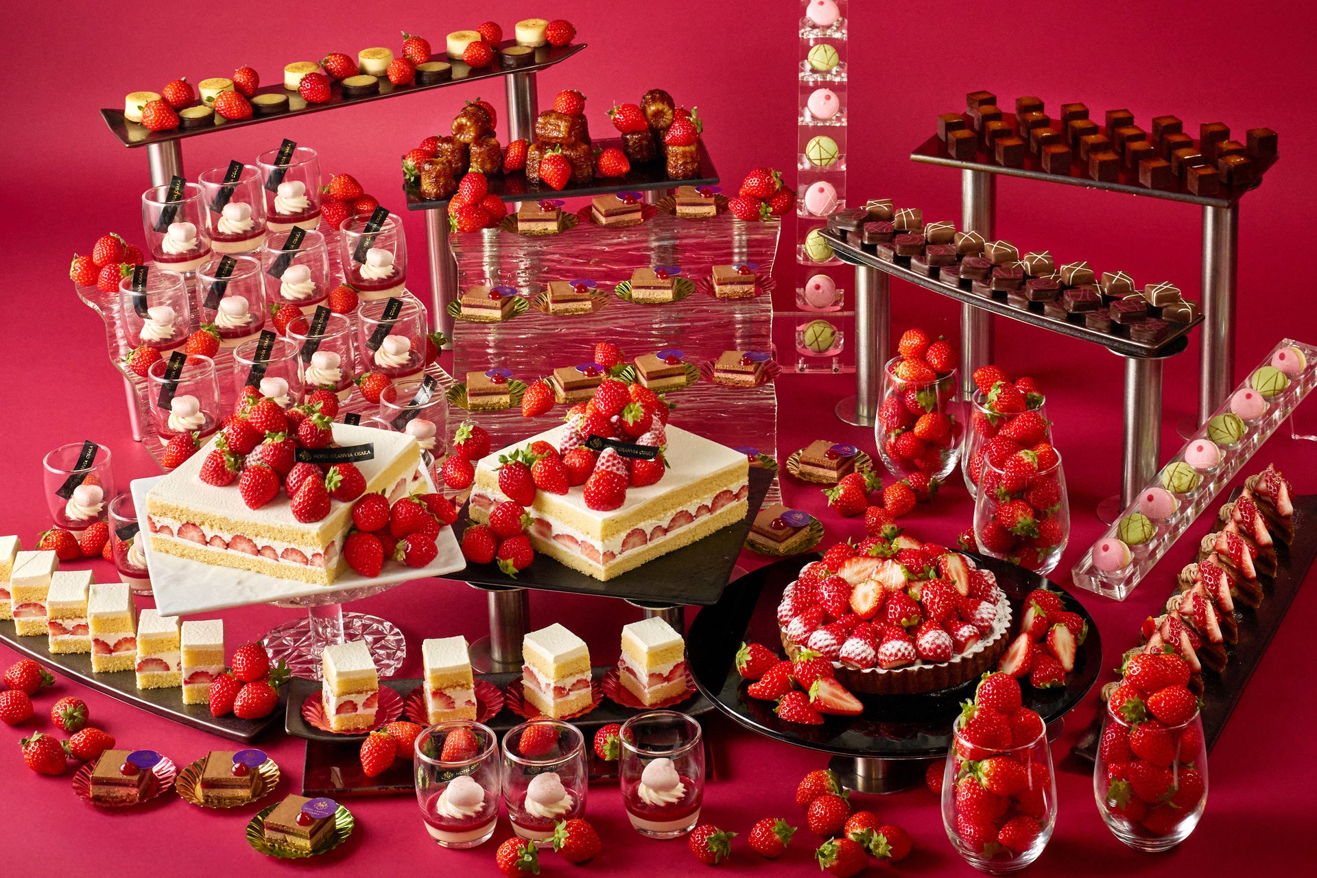 【ホテルグランヴィア大阪】実力派パティシエ4名の新作いちごスイーツも食べ放題！ 「駅上HOTEL de 至福のいちごブッフェ」開催