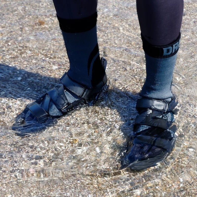 防水なのに、ニット。名前を変えたことで“使われ方”が変わったソックス。釣具ブランドが“防水”より“日常”を選んだ理由。