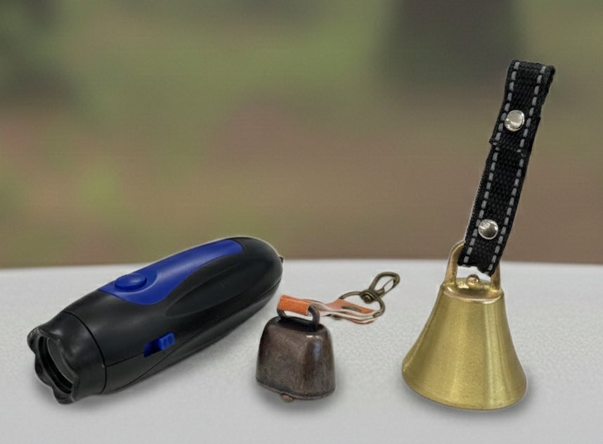 冬眠しない熊や春の活動期への備えに。Fujikonが行動シーンで使い分ける「熊よけ鈴」2種と130dB「熊よけホーン」を緊急発売