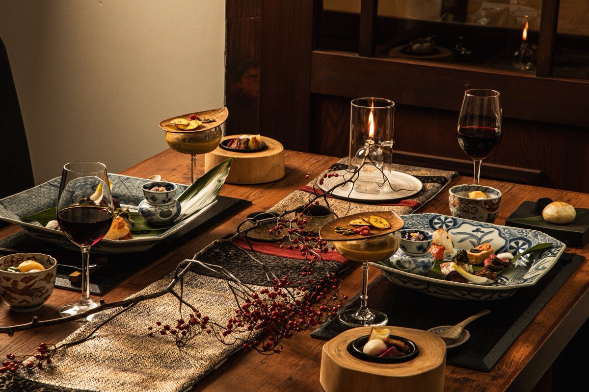 器とのペアリングで【食事の新しい価値を提案】元CAのテーブルコーディネーター岩崎葉子監修のテーブルセットで食事を楽しむ宿泊プラン開始