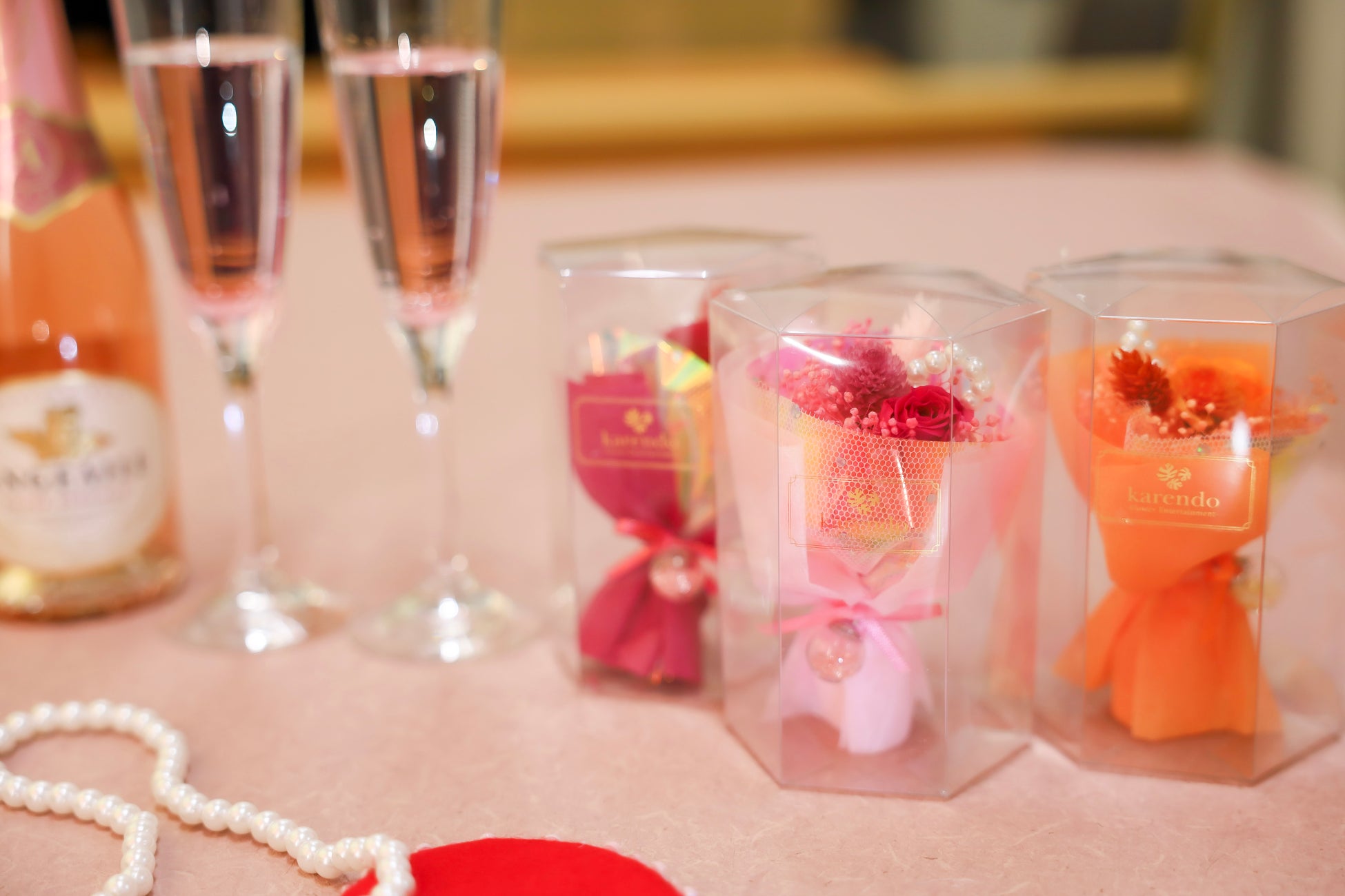 【横浜桜木町ワシントンホテル】夜景ビュー確約＆ロゼスパークリングで特別なひとときを。　プリザーブドフラワー「プティメゾン」付きのアニバーサリープラン　1月26日（月）販売開始／２月10日（火）宿泊開始