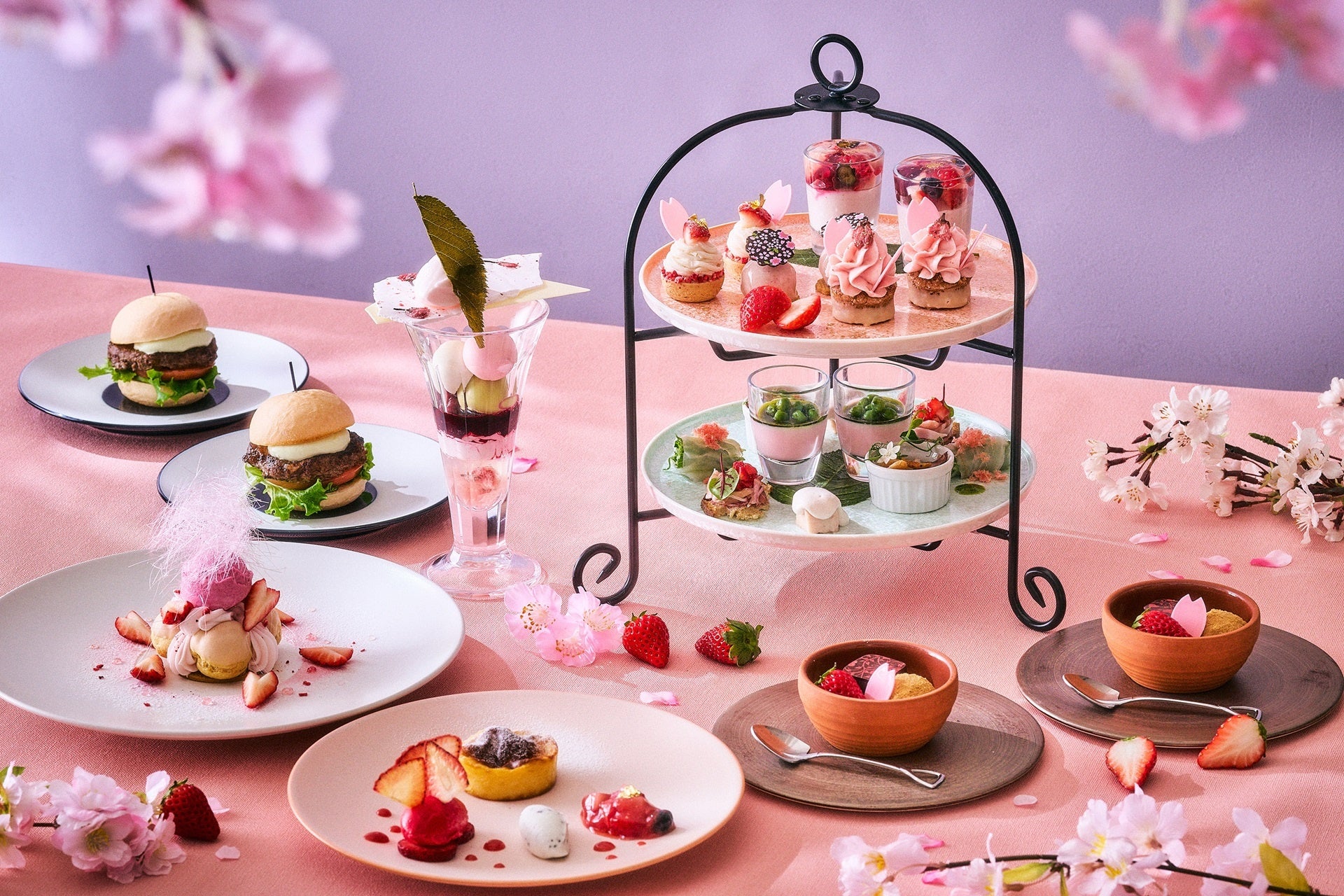 【品川プリンスホテル】アフタヌーンティーで楽しむ、新しいお花見のかたち『天空のお花見アフタヌーンティー～桜&いちご～』を販売