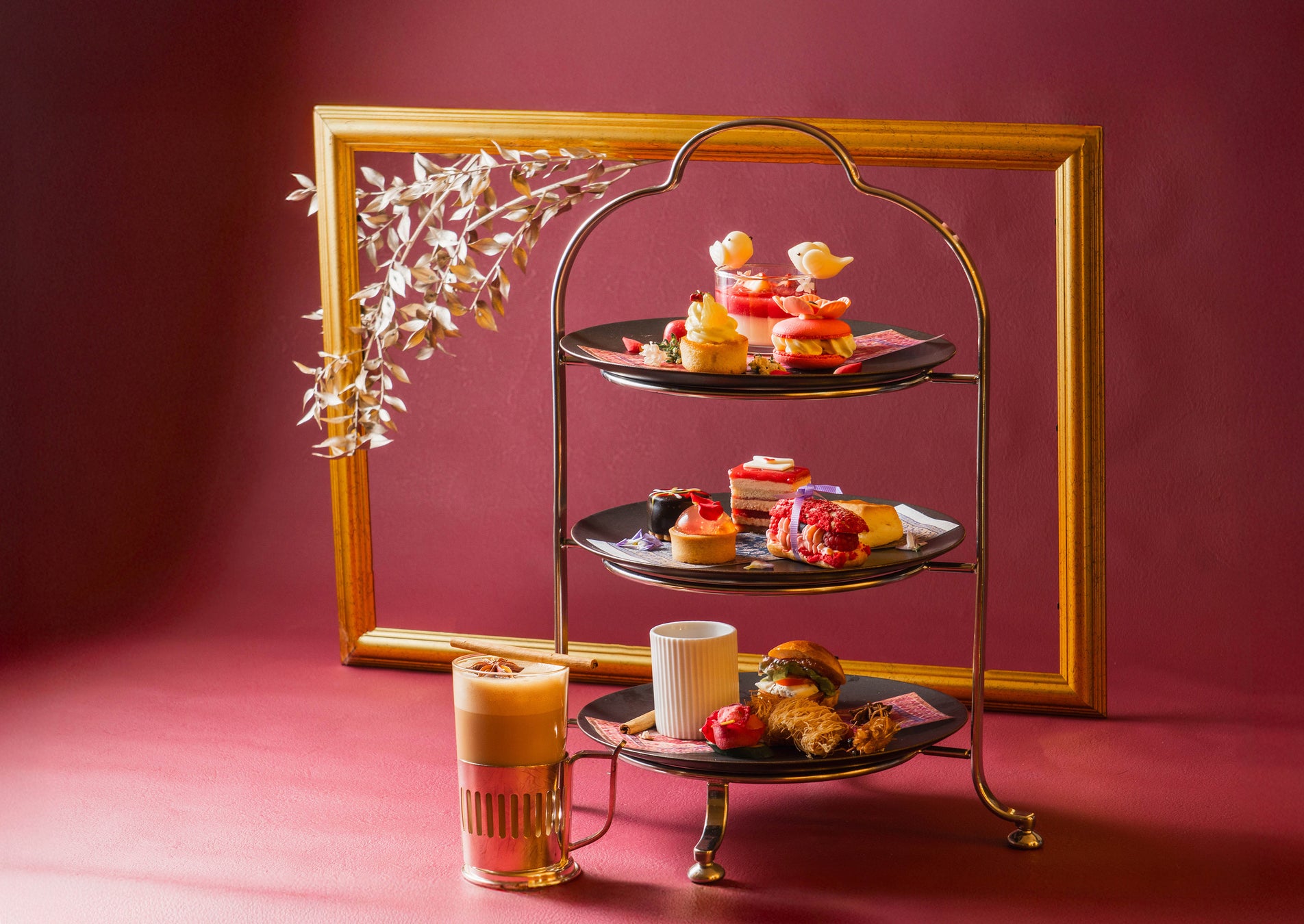 ANAクラウンプラザホテル神戸　甘い時間にアートが寄り添う －「愛」をテーマにしたスイーツとアートのバレンタイン－