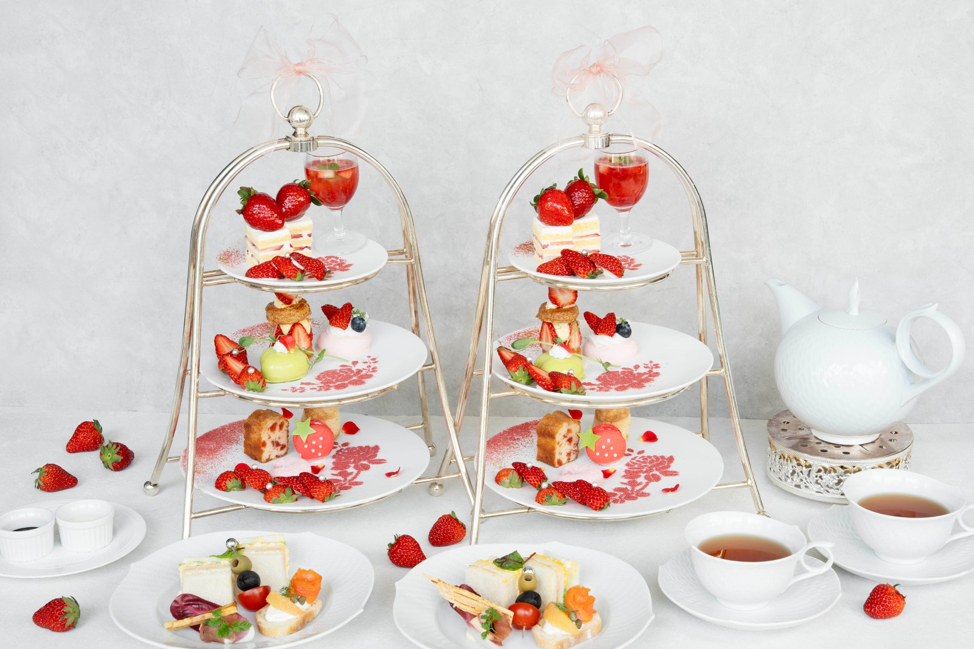 【ウェスティンホテル大阪】ストロベリーアフタヌーンティー提供開始！希少いちご「あまりん」をアクセントに、たっぷりのいちごに包まれる