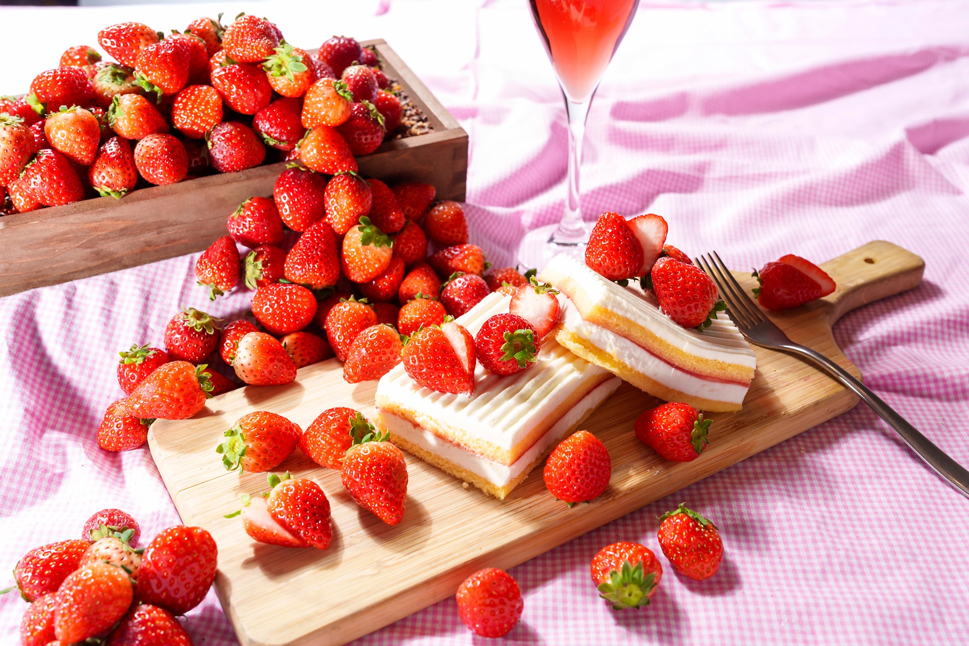 【アロフト東京銀座】甘酸っぱい旬を自由に楽しむ『いちごの収穫祭』 第2弾がスタート！フレッシュいちご食べ放題 × わがままショートケーキ