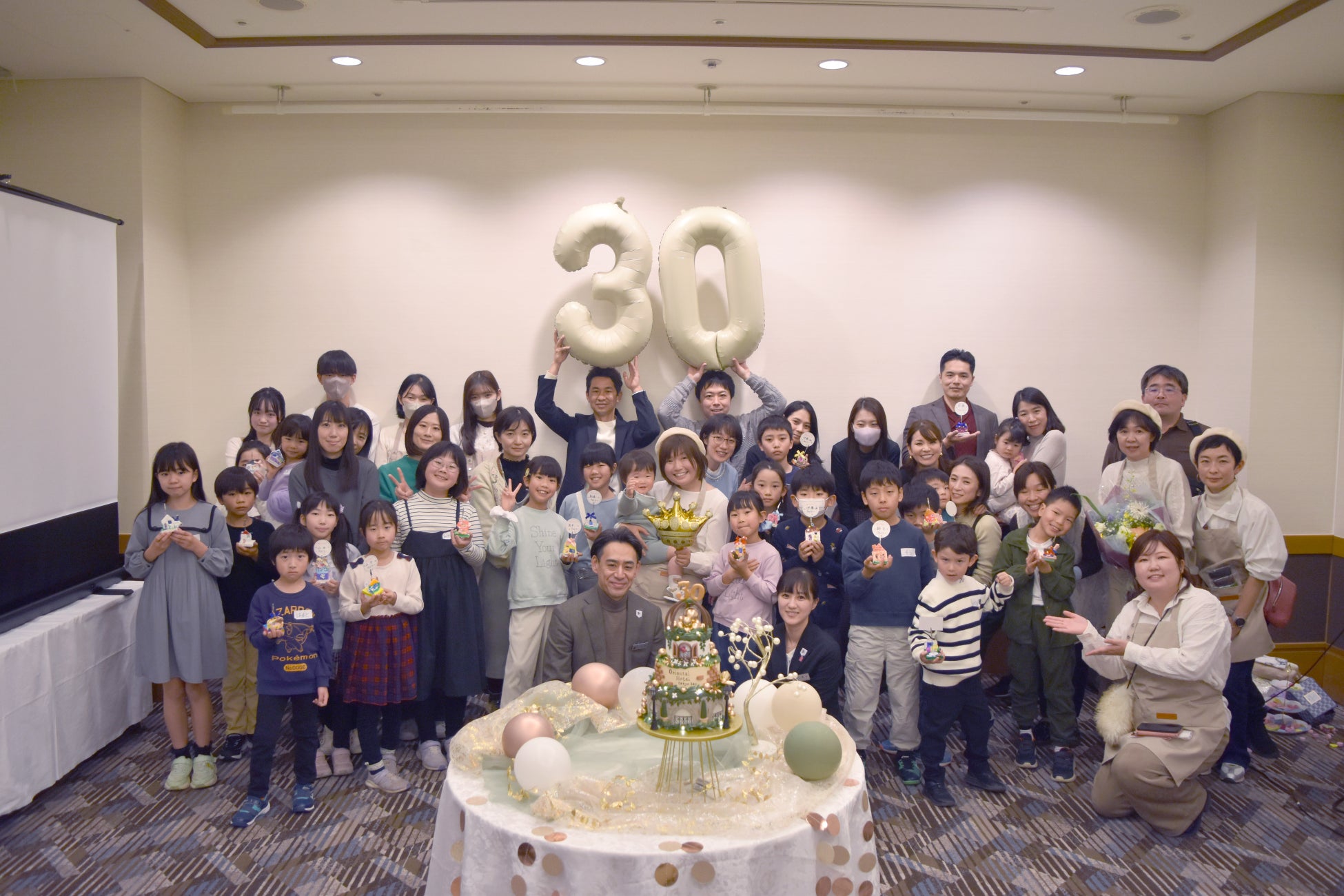 【沖縄・バレンタイン特別企画】国内最大級の鍾乳洞で地底デート！『ピンクワールド in 玉泉洞』