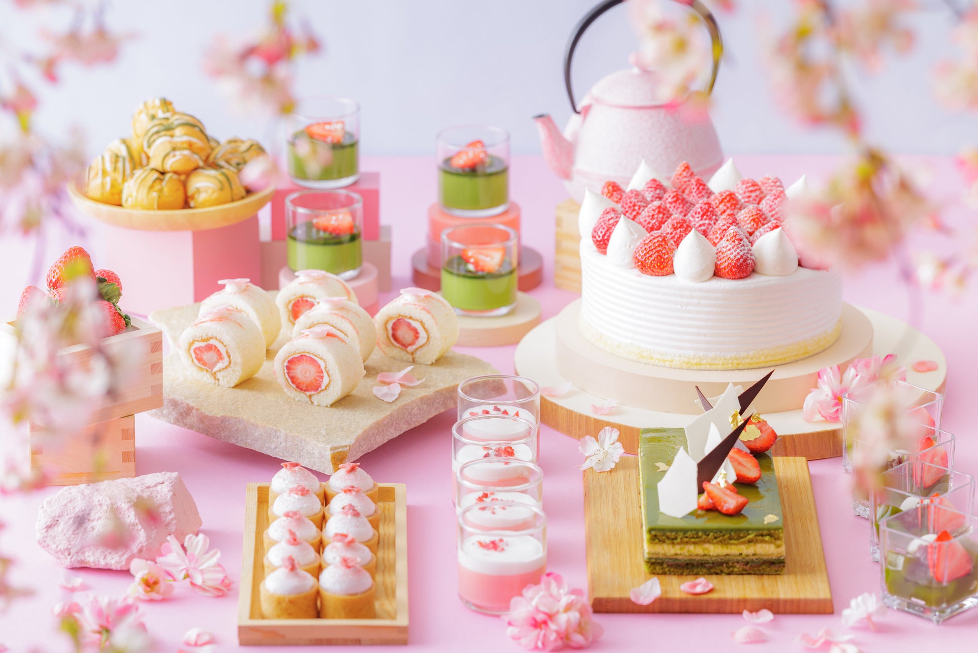 🍓元祖いちごビュッフェの最終章！いちご×桜×抹茶が奏でる春色満開スイーツビュッフェ！