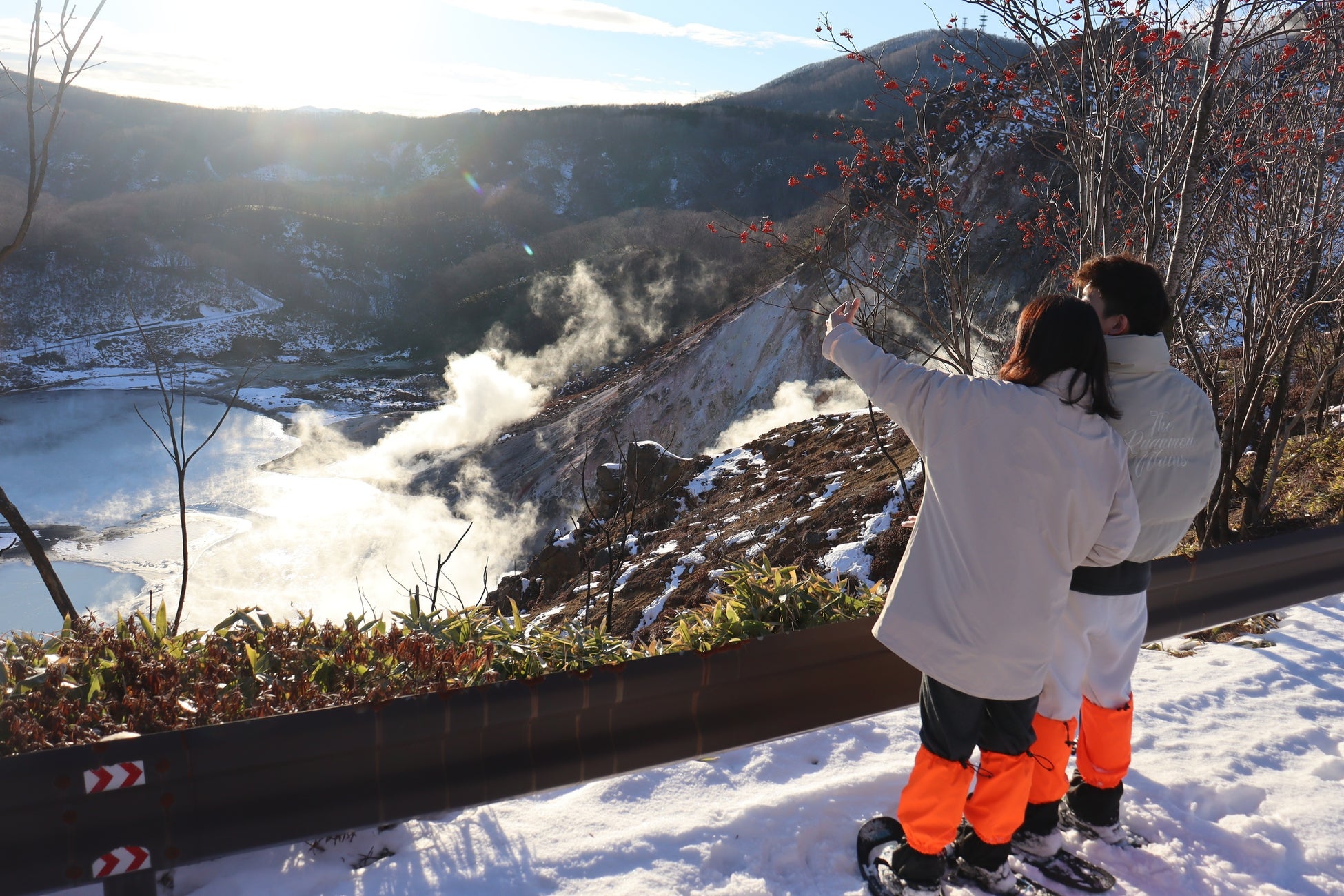 【第一滝本館】まだ間に合う、冬の北海道絶景体験。「スキーができなくても楽しめる」登別出身ガイド同行「大湯沼スノーシューハイキング」付き宿泊プランが絶賛販売中！