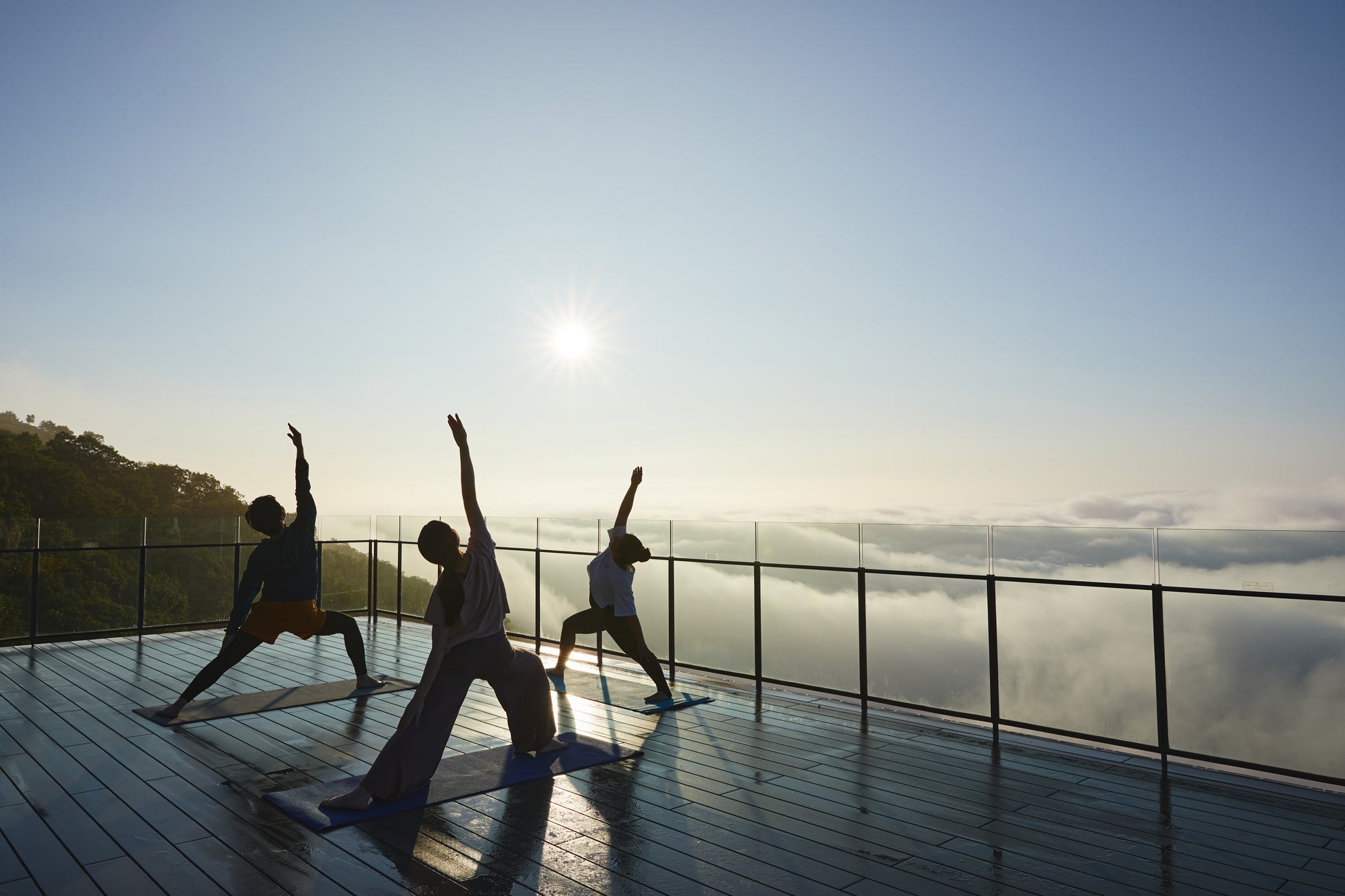 【トマム】絶景を独り占め。天空のプライベートヨガで心身をととのえる「雲海リトリートステイ」販売