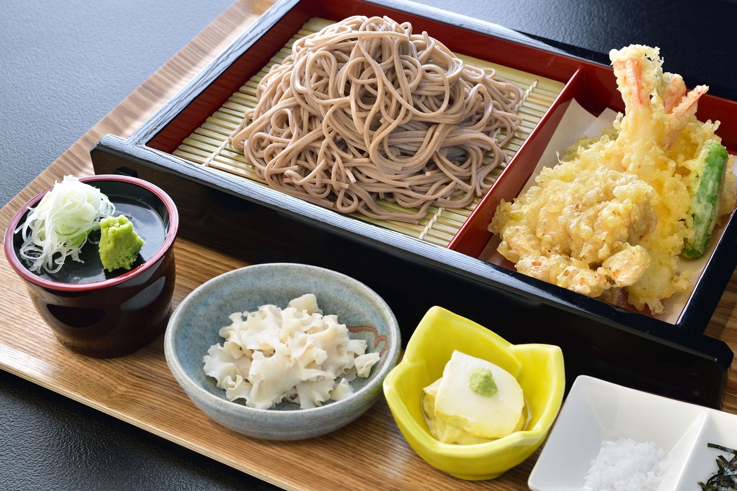新潟のどんよりとした冬空を吹き飛ばす！村杉温泉・風雅の宿長生館が、ビタミンＤで県民の健康寿命を支える「ハナビラタケ天ぷらそば」日帰り入浴セットを発売
